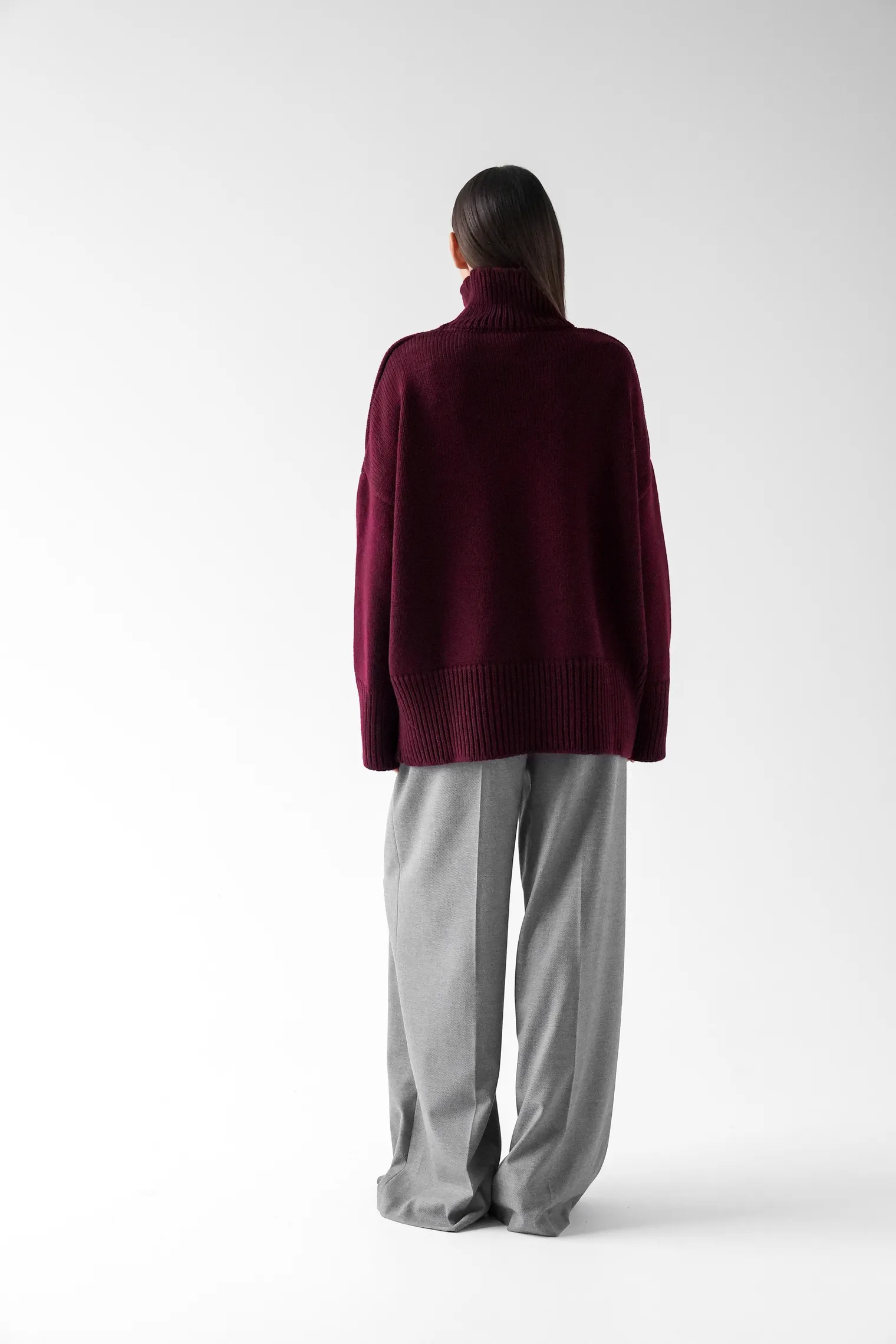 Джемпер крупной вязки с высоким воротником цвета бургундия фото 9