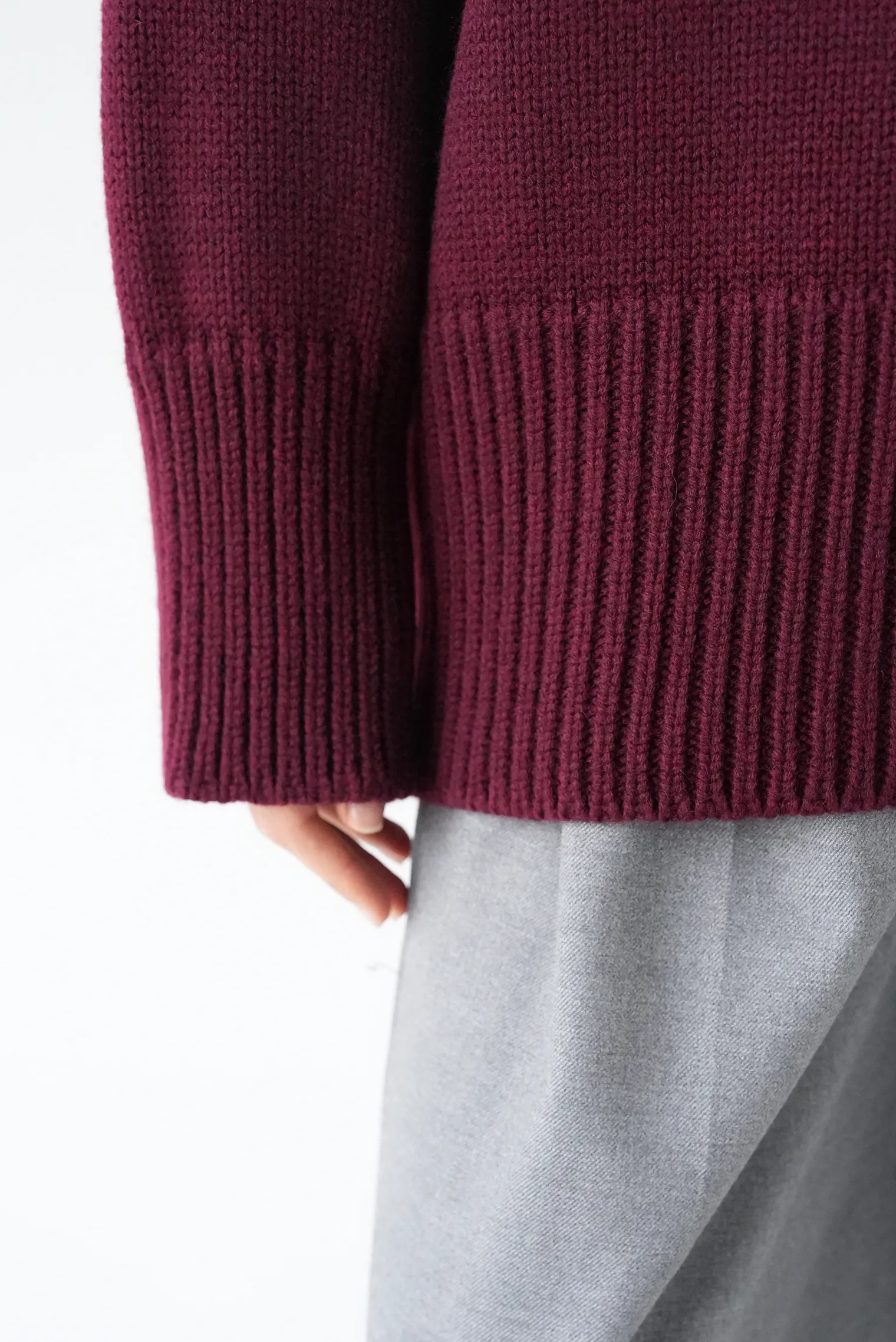 Джемпер крупной вязки с высоким воротником цвета бургундия фото 7
