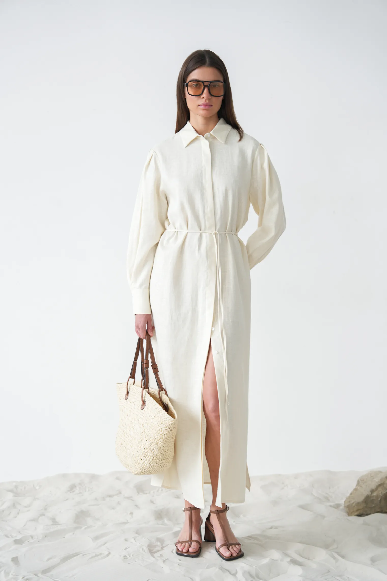 Платье-рубашка изо льна цвета тофу фото 3