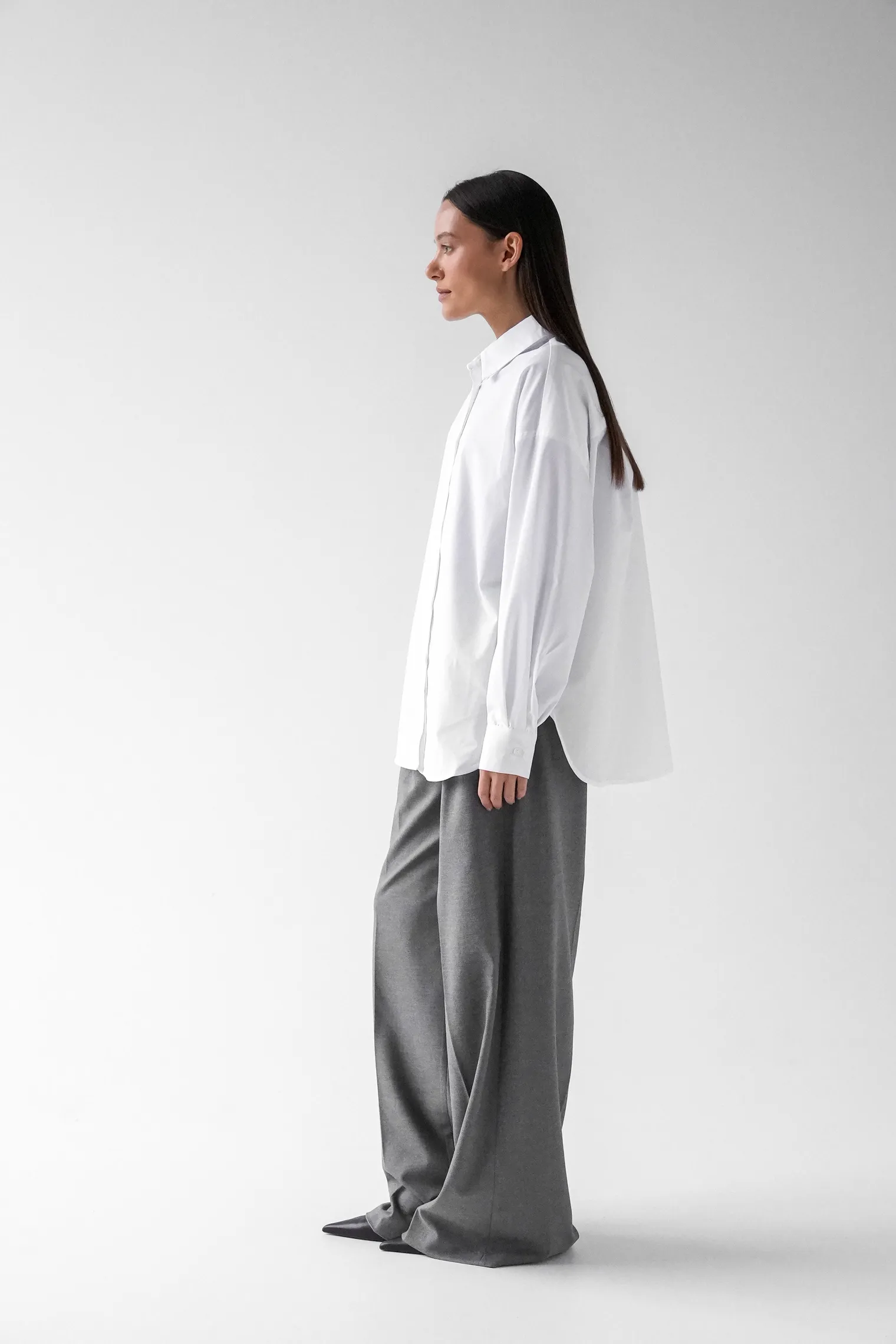 Рубашка свободного кроя белого цвета фото 6