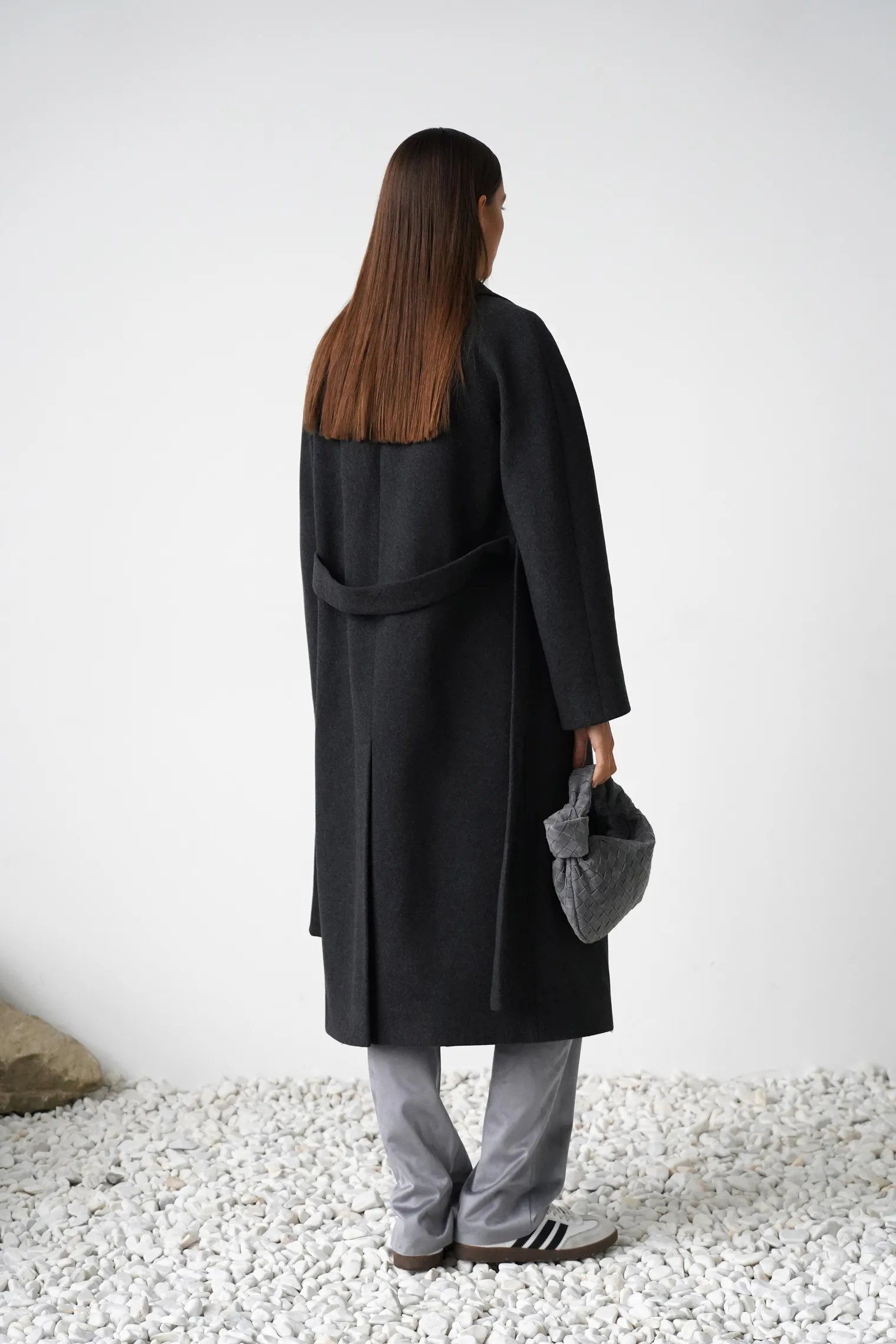 Пальто-халат с поясом, из шерсти графитового цвета фото 4