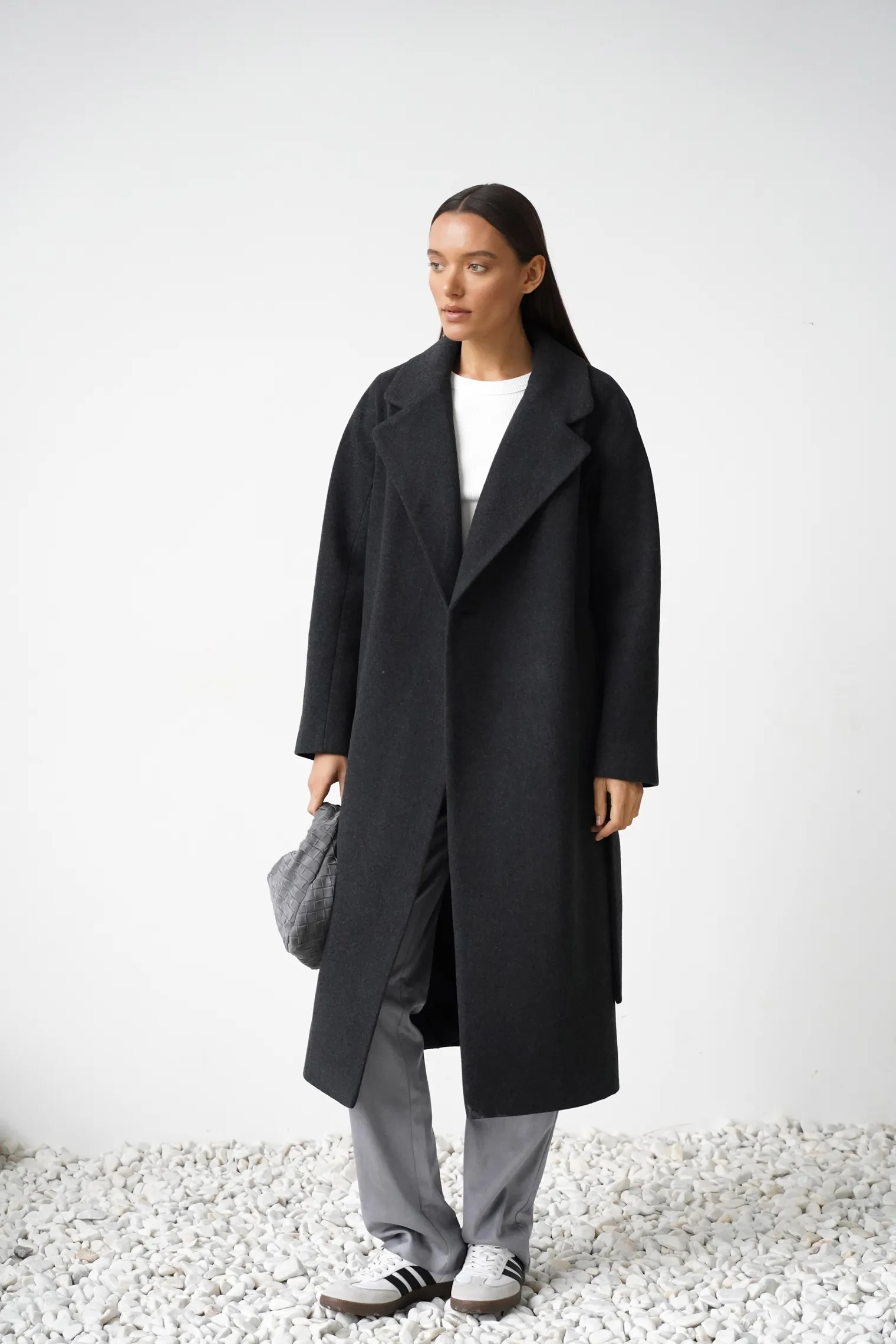 Пальто-халат с поясом, из шерсти графитового цвета фото 6