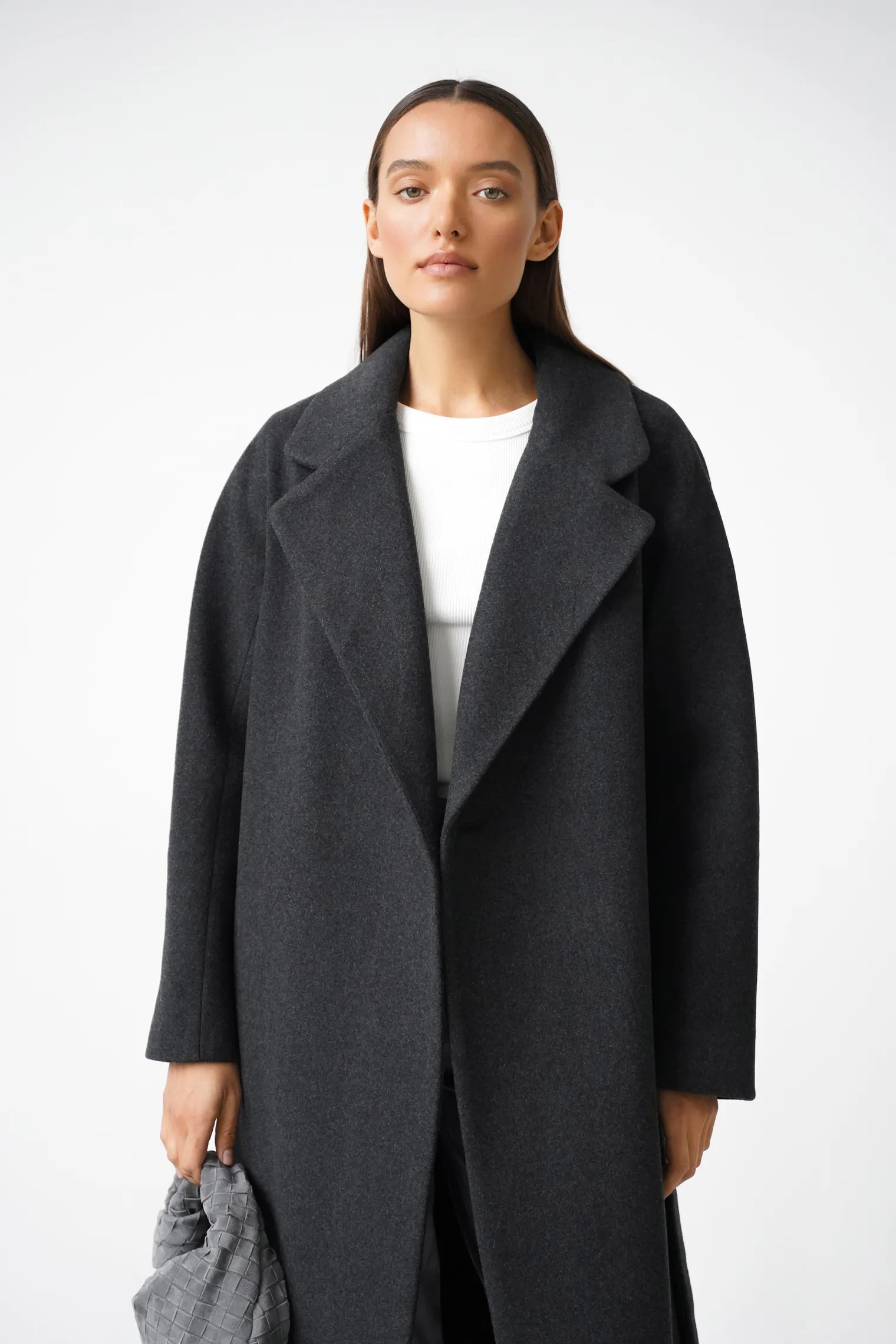 Пальто-халат с поясом, из шерсти графитового цвета фото 8