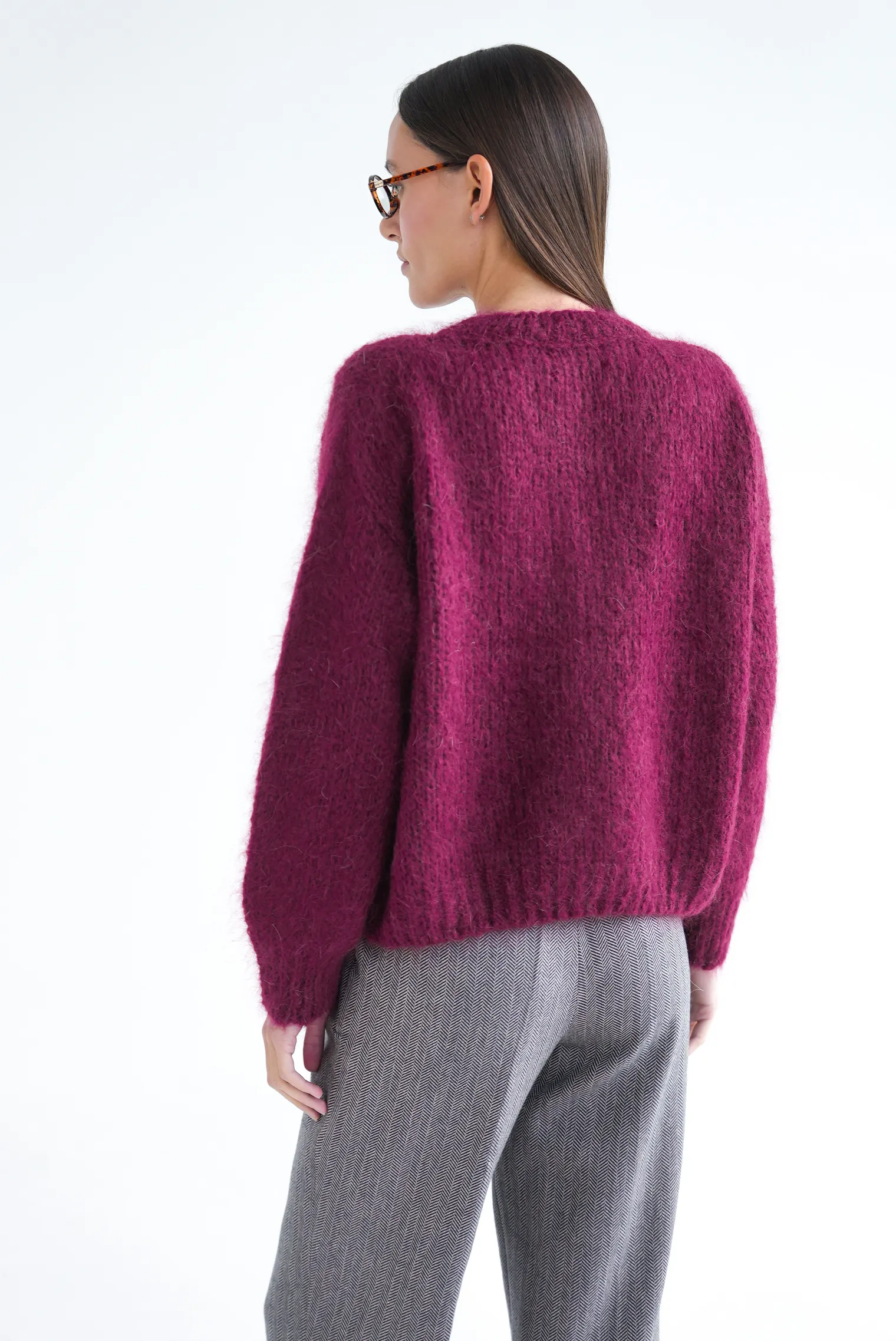 Кардиган крупной вязки из мохера на пуговицах винного цвета фото 4