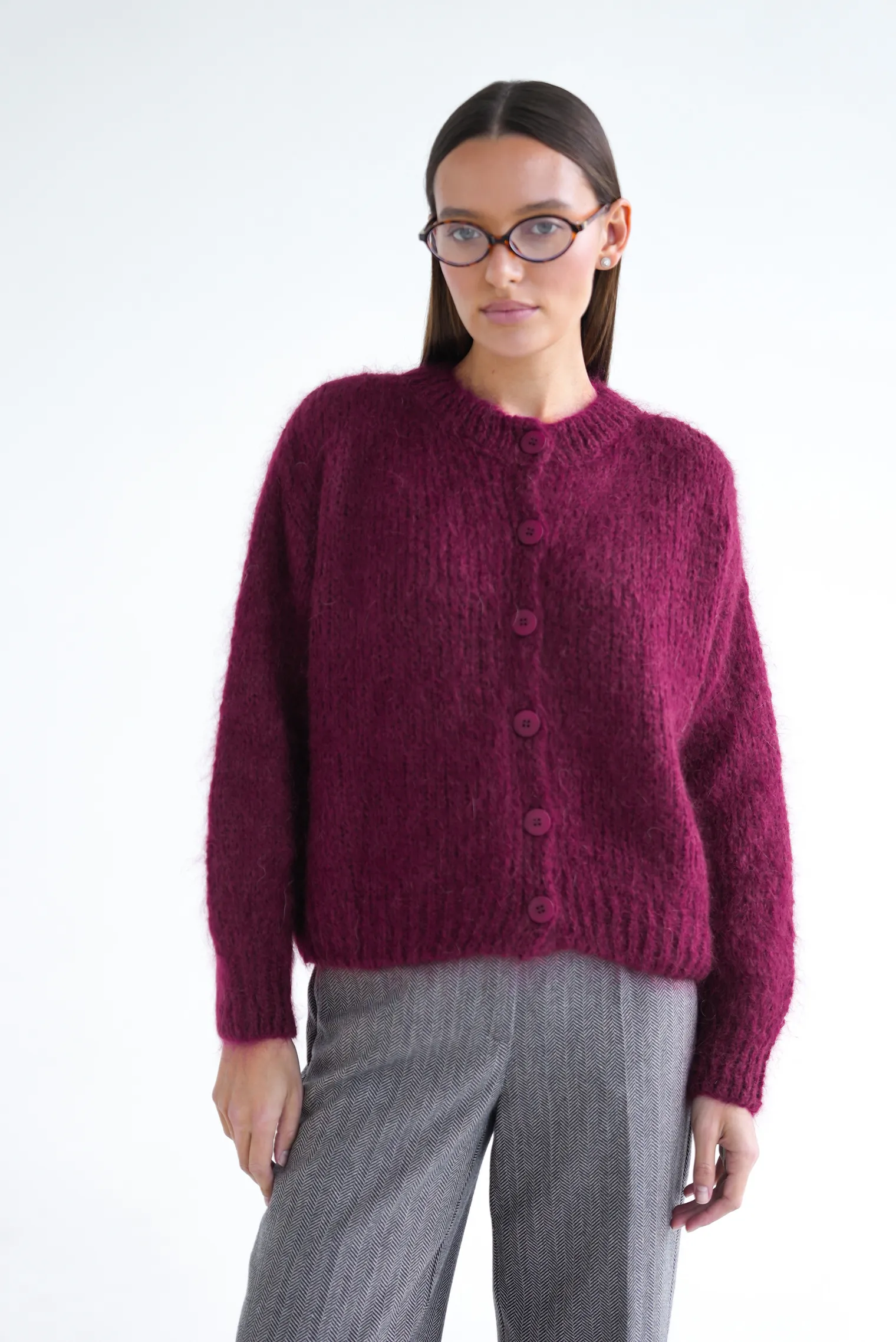 Кардиган крупной вязки из мохера на пуговицах винного цвета фото 1
