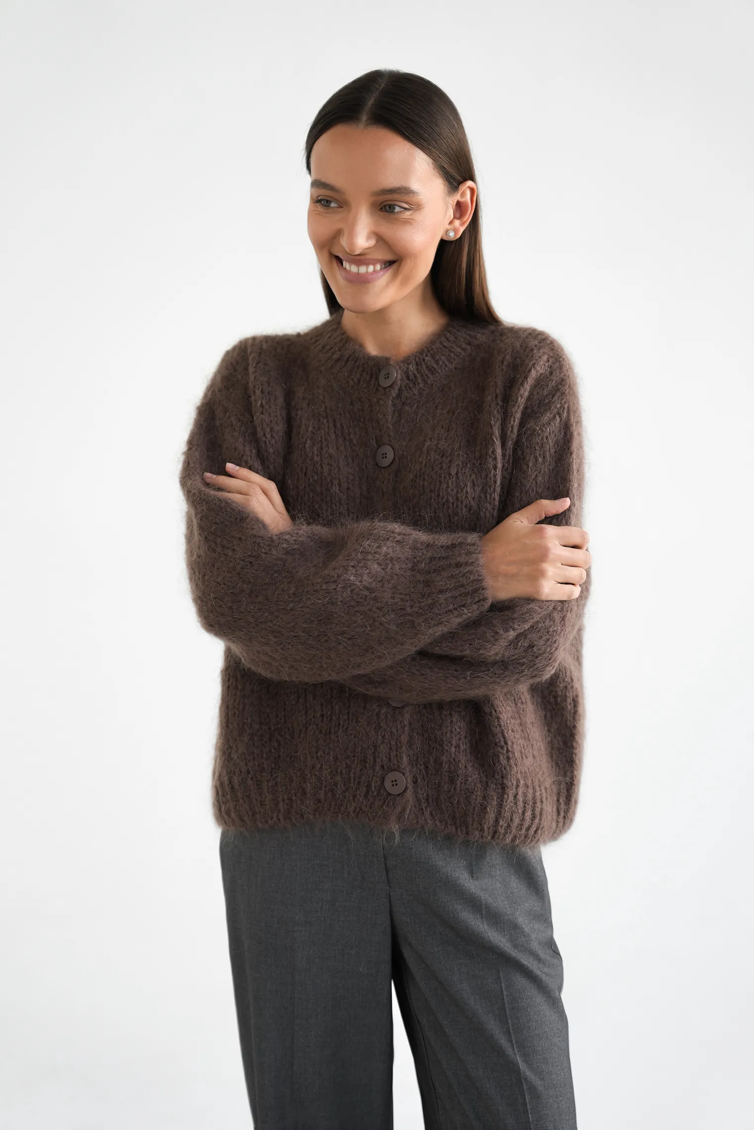 Кардиган крупной вязки из мохера на пуговицах шоколадного цвета фото 1