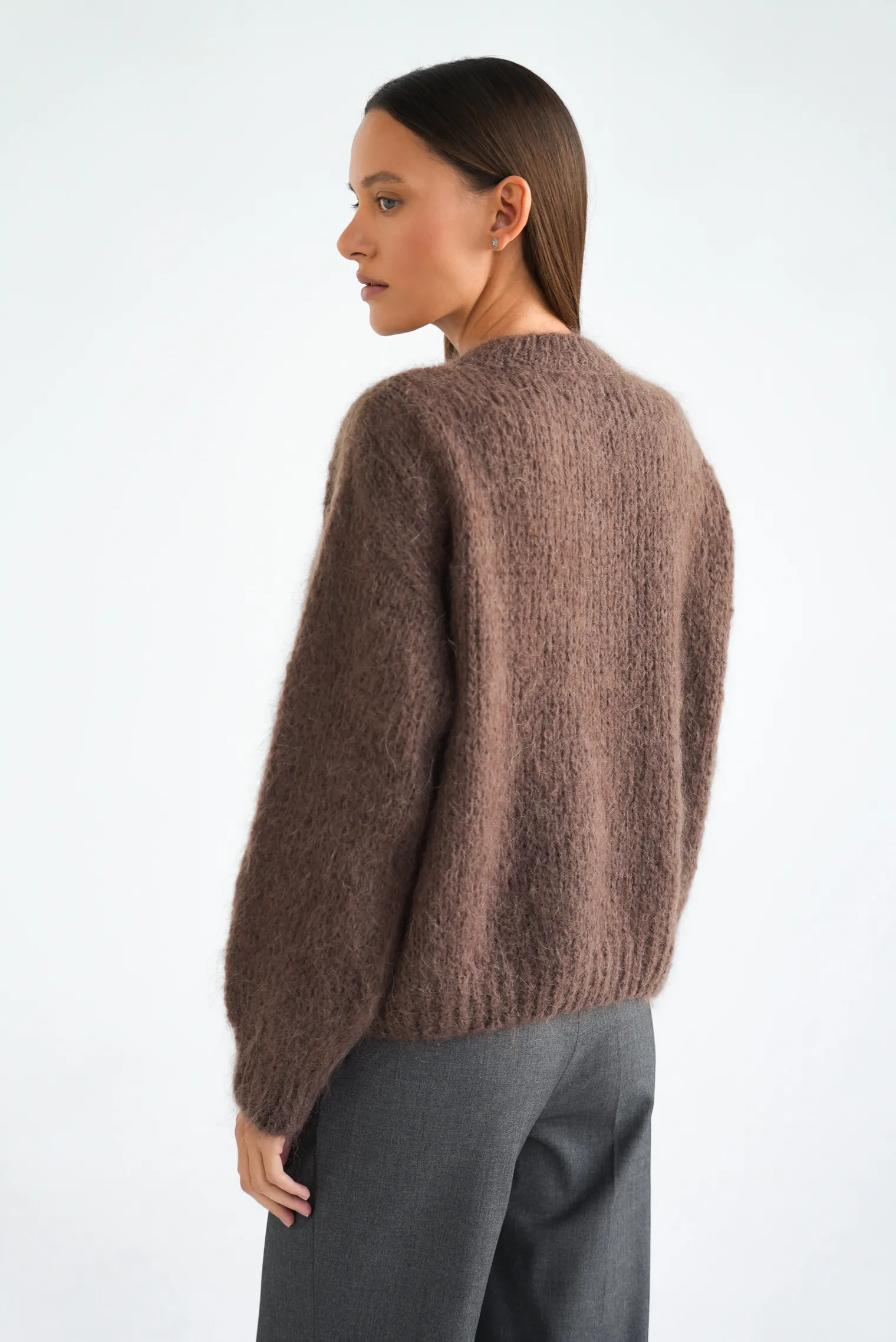 Кардиган крупной вязки из мохера на пуговицах шоколадного цвета фото 4