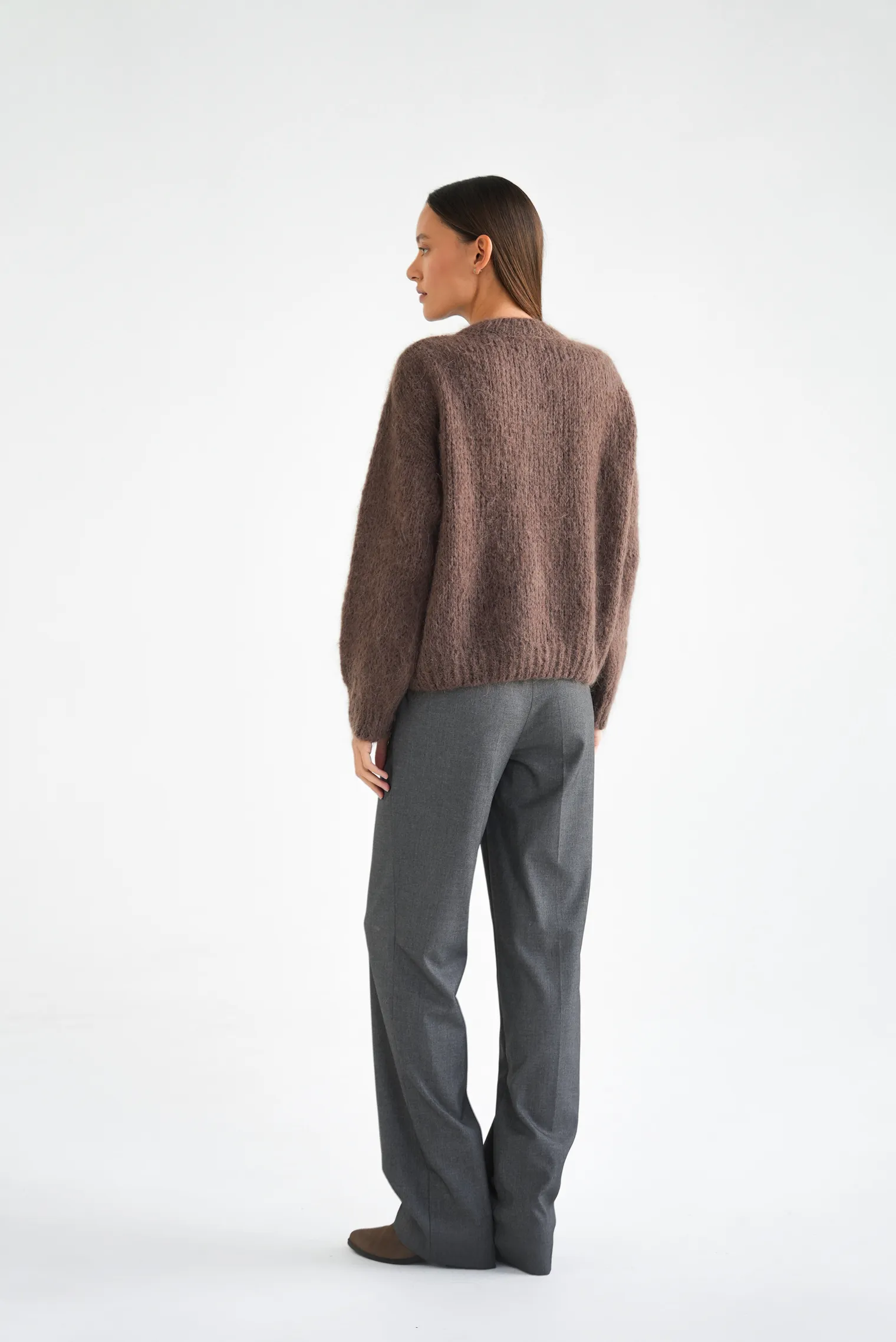 Кардиган крупной вязки из мохера на пуговицах шоколадного цвета фото 8