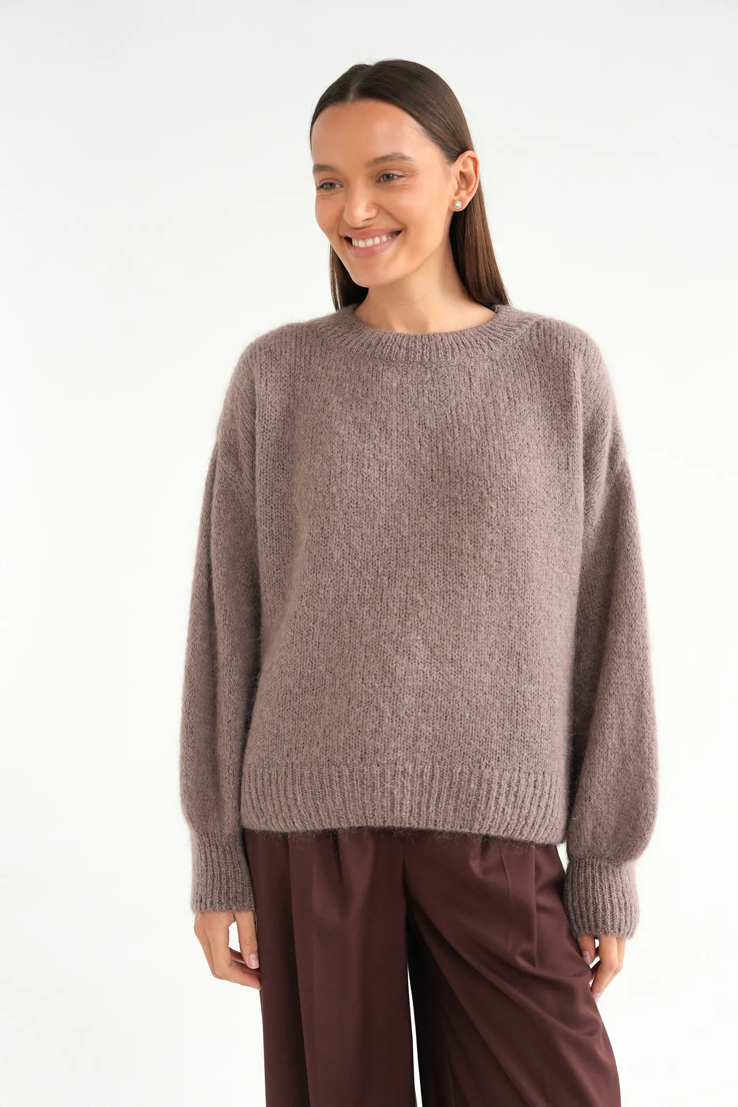 Джемпер из мохера с низким воротником кофейного цвета фото 1