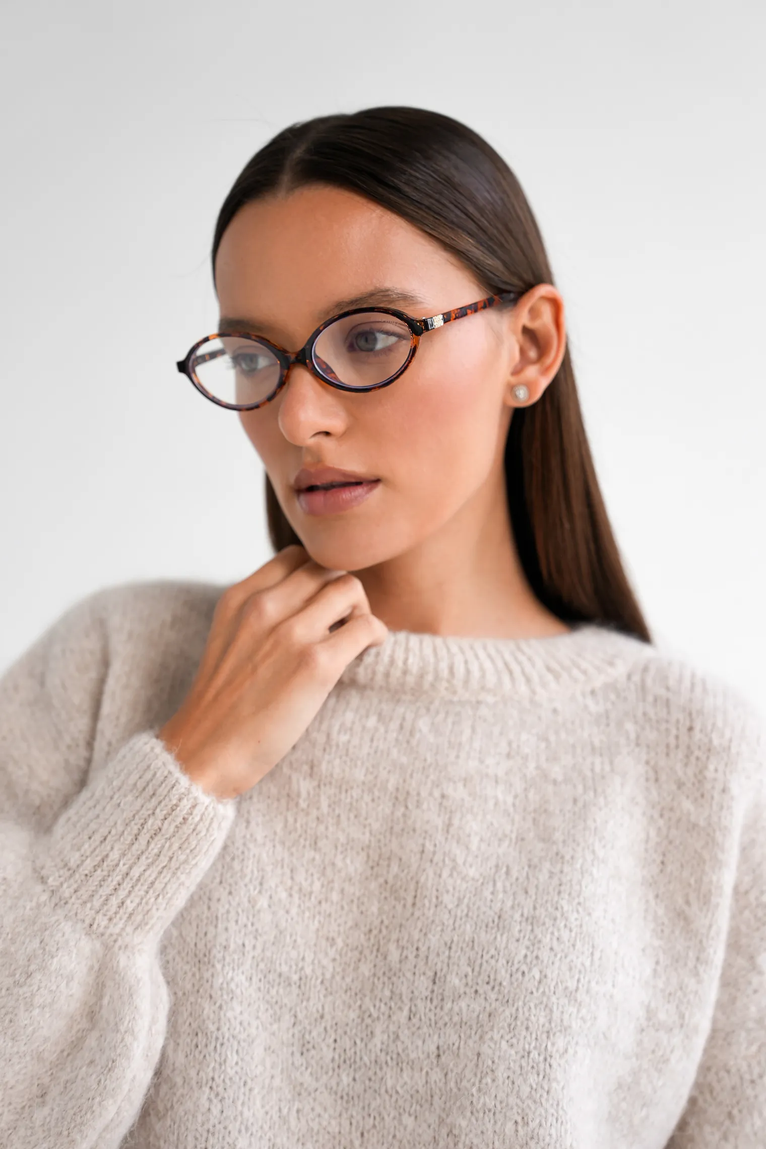 Джемпер из мохера с низким воротником цвета льна фото 2