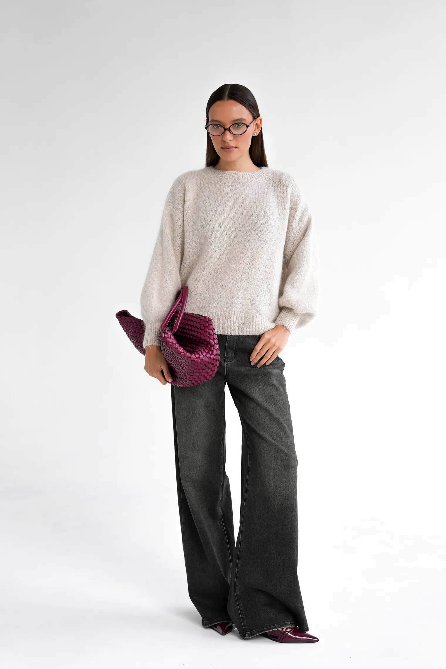 Джемпер из мохера с низким воротником цвета льна фото 3