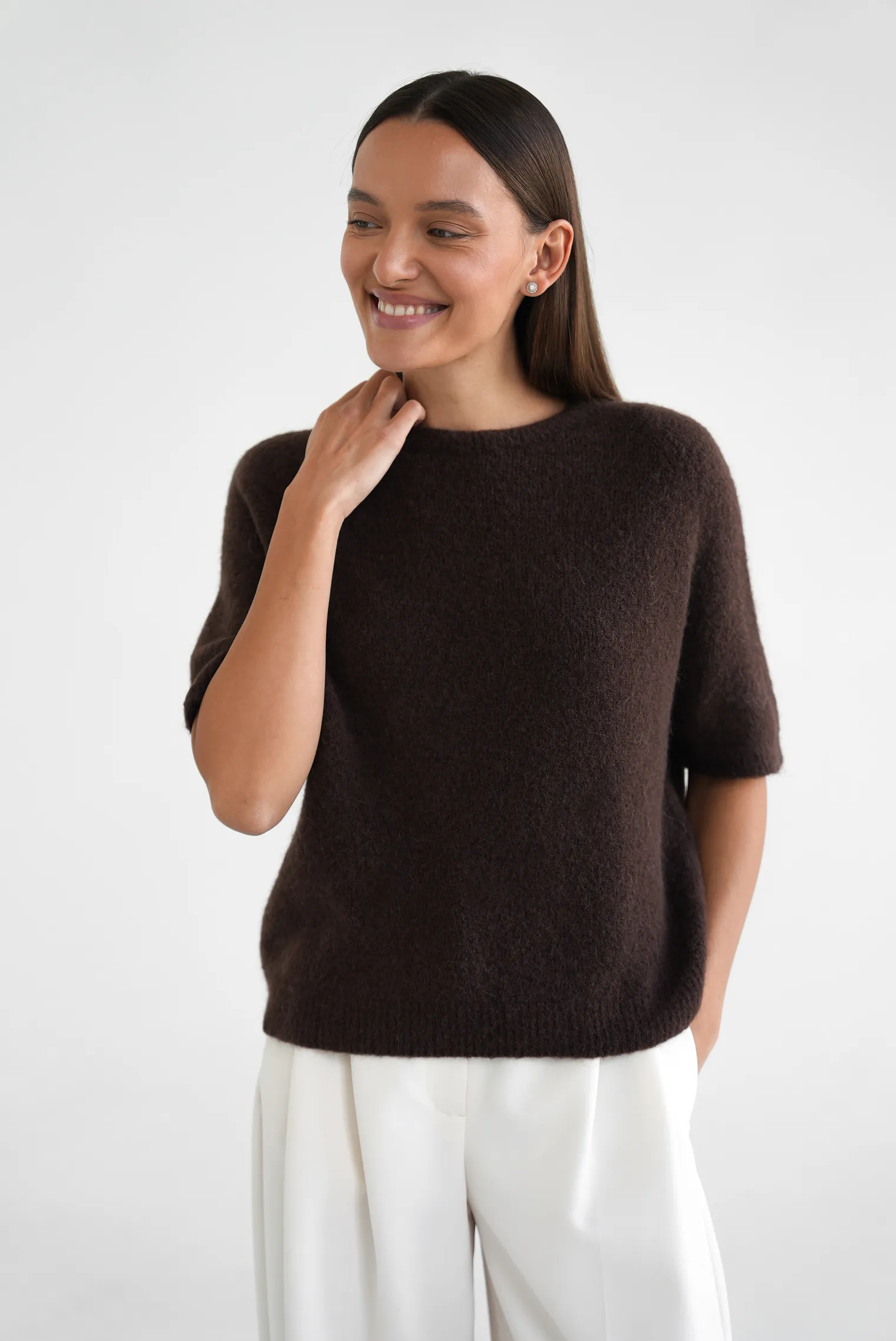 Пуловер мелкой вязки с низким воротником шоколадного цвета фото 7