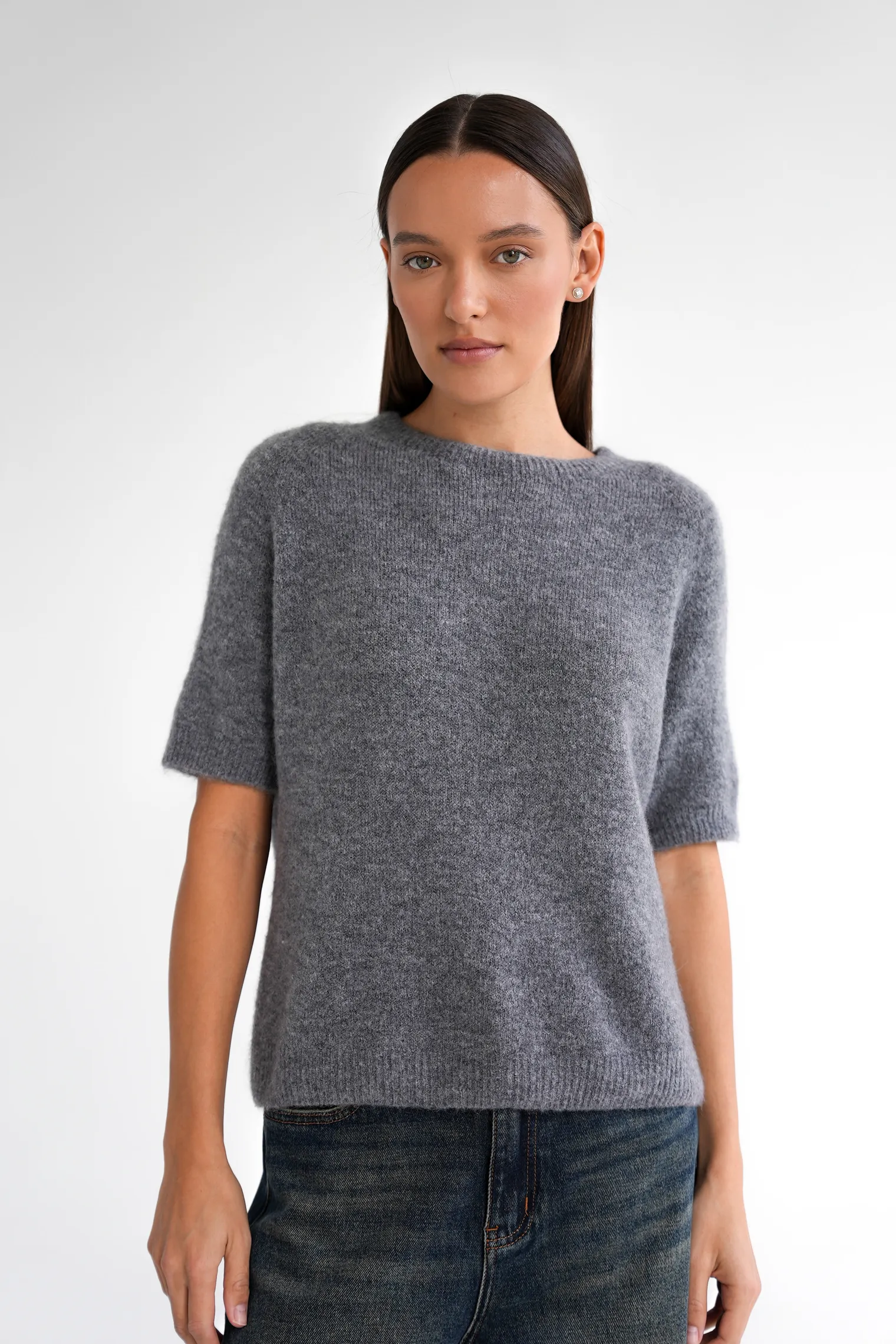 Пуловер мелкой вязки с низким воротником графитового цвета фото 1