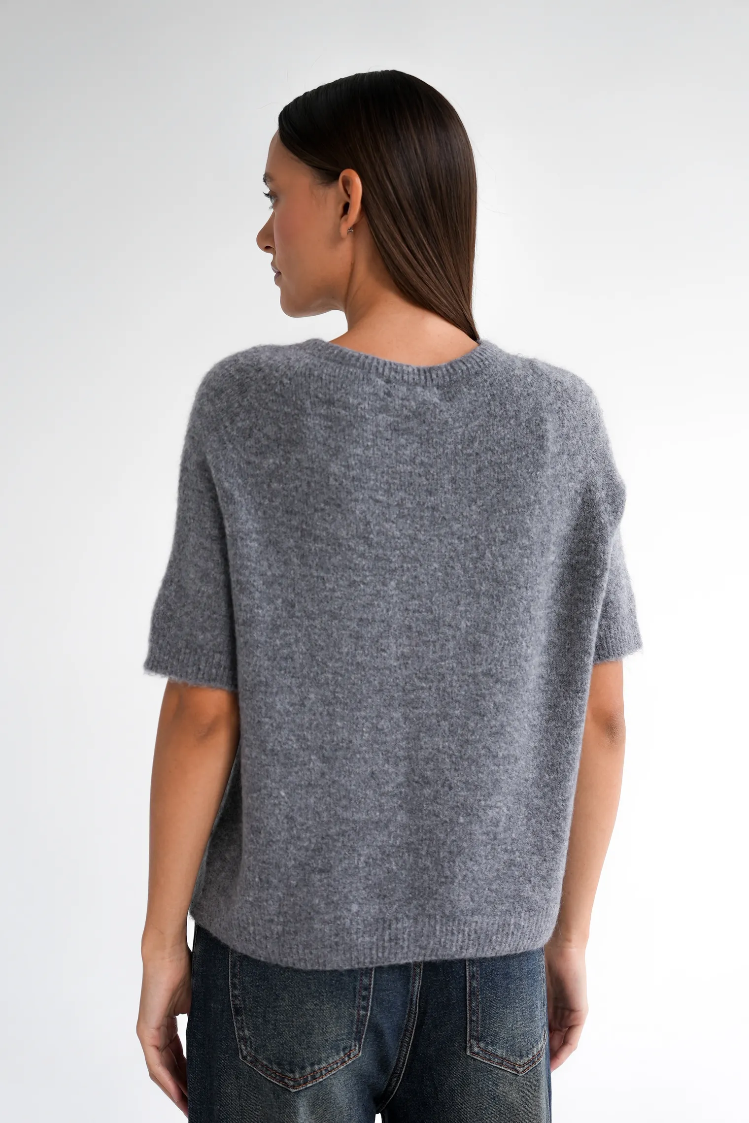 Пуловер мелкой вязки с низким воротником графитового цвета фото 4