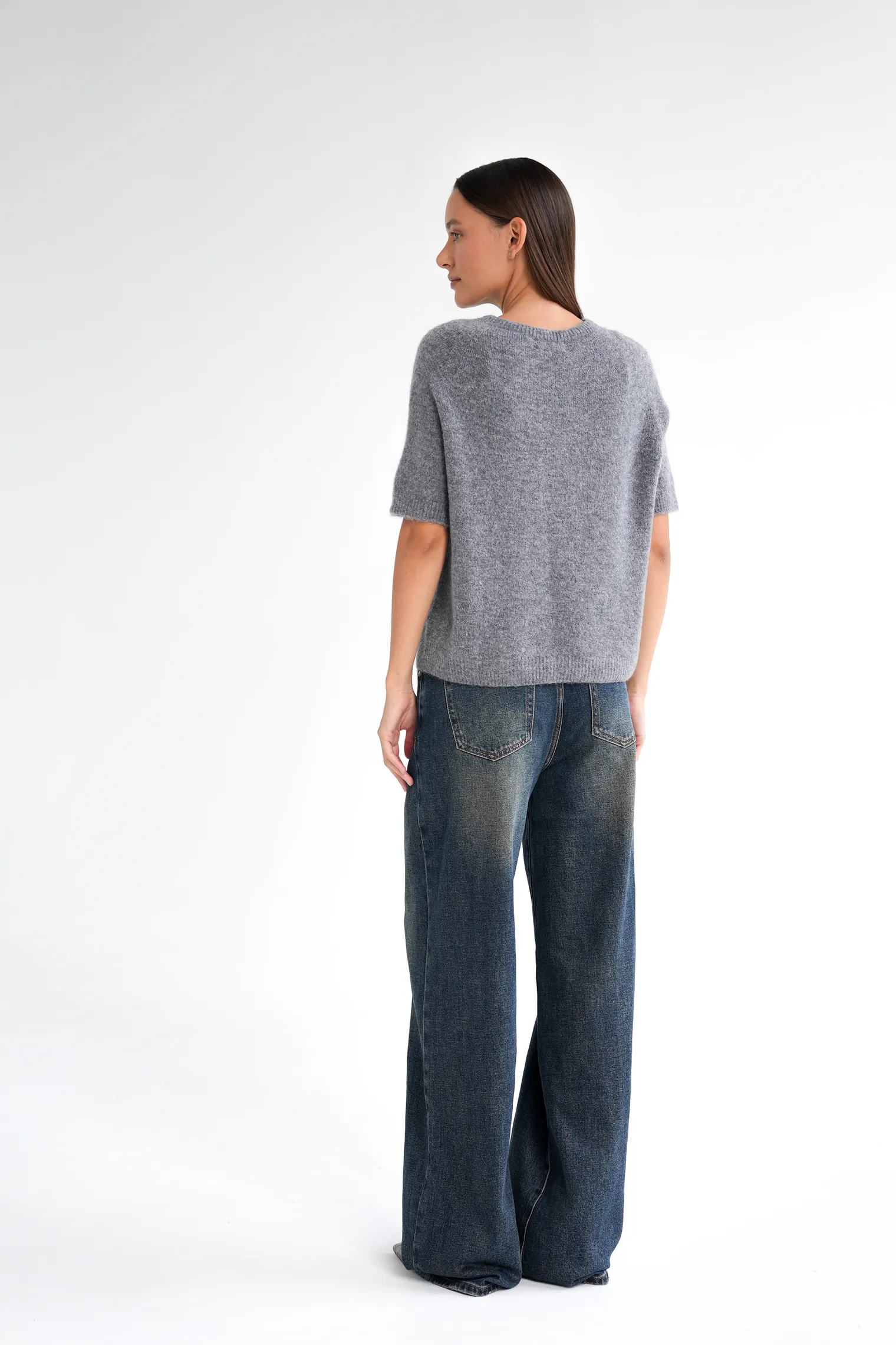 Пуловер мелкой вязки с низким воротником графитового цвета фото 6