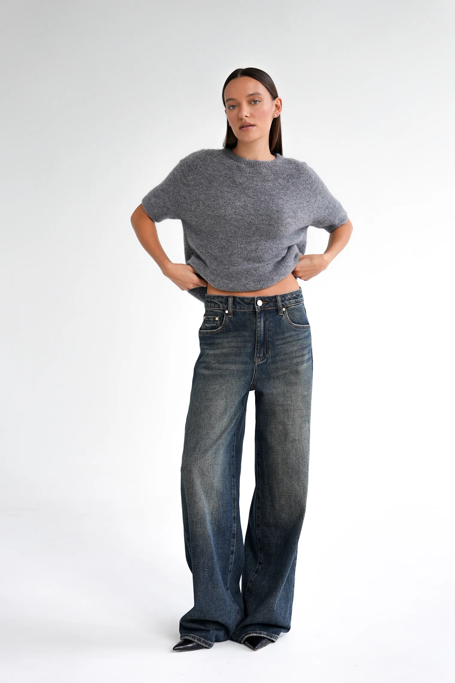 Пуловер мелкой вязки с низким воротником графитового цвета фото 8