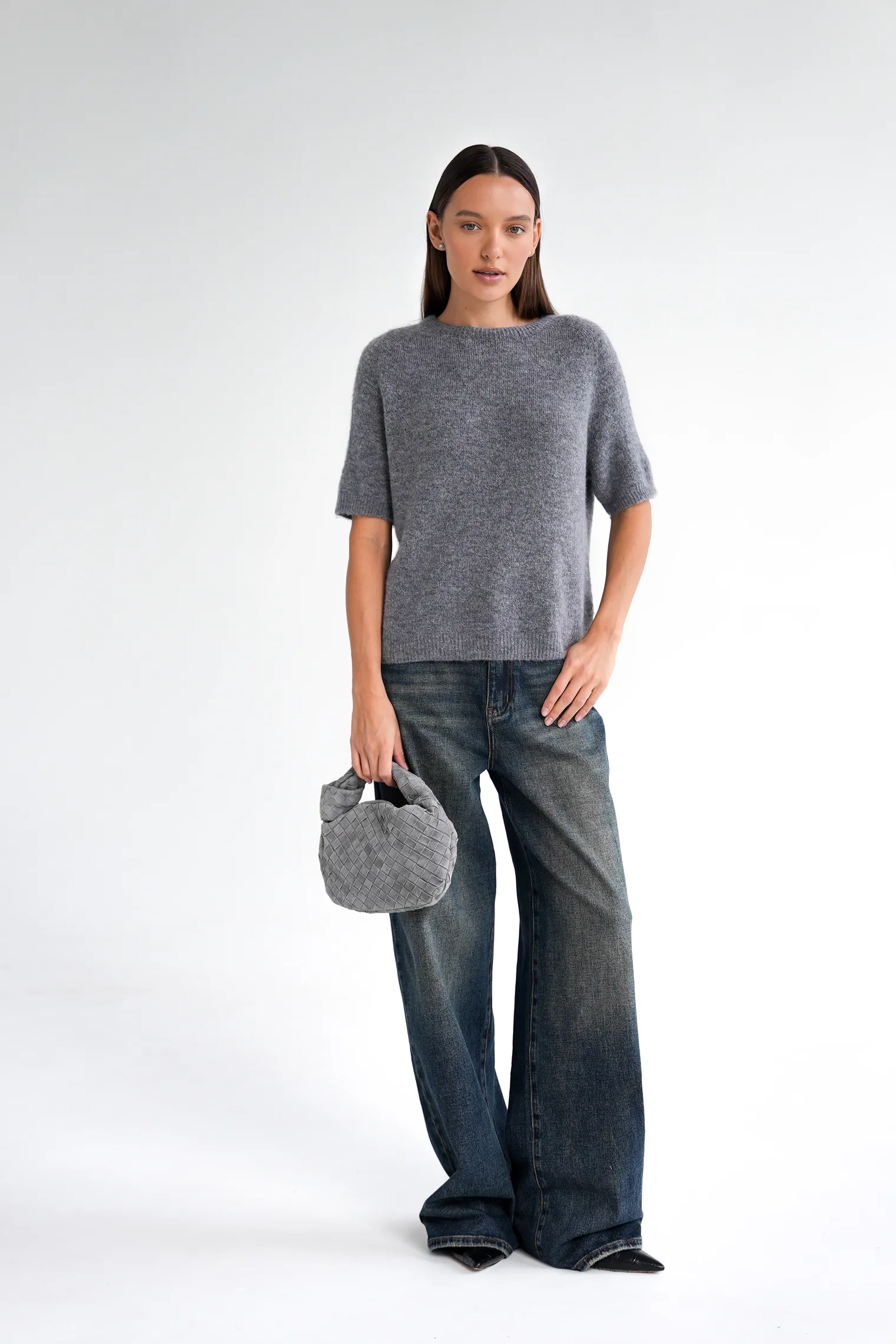 Пуловер мелкой вязки с низким воротником графитового цвета фото 3