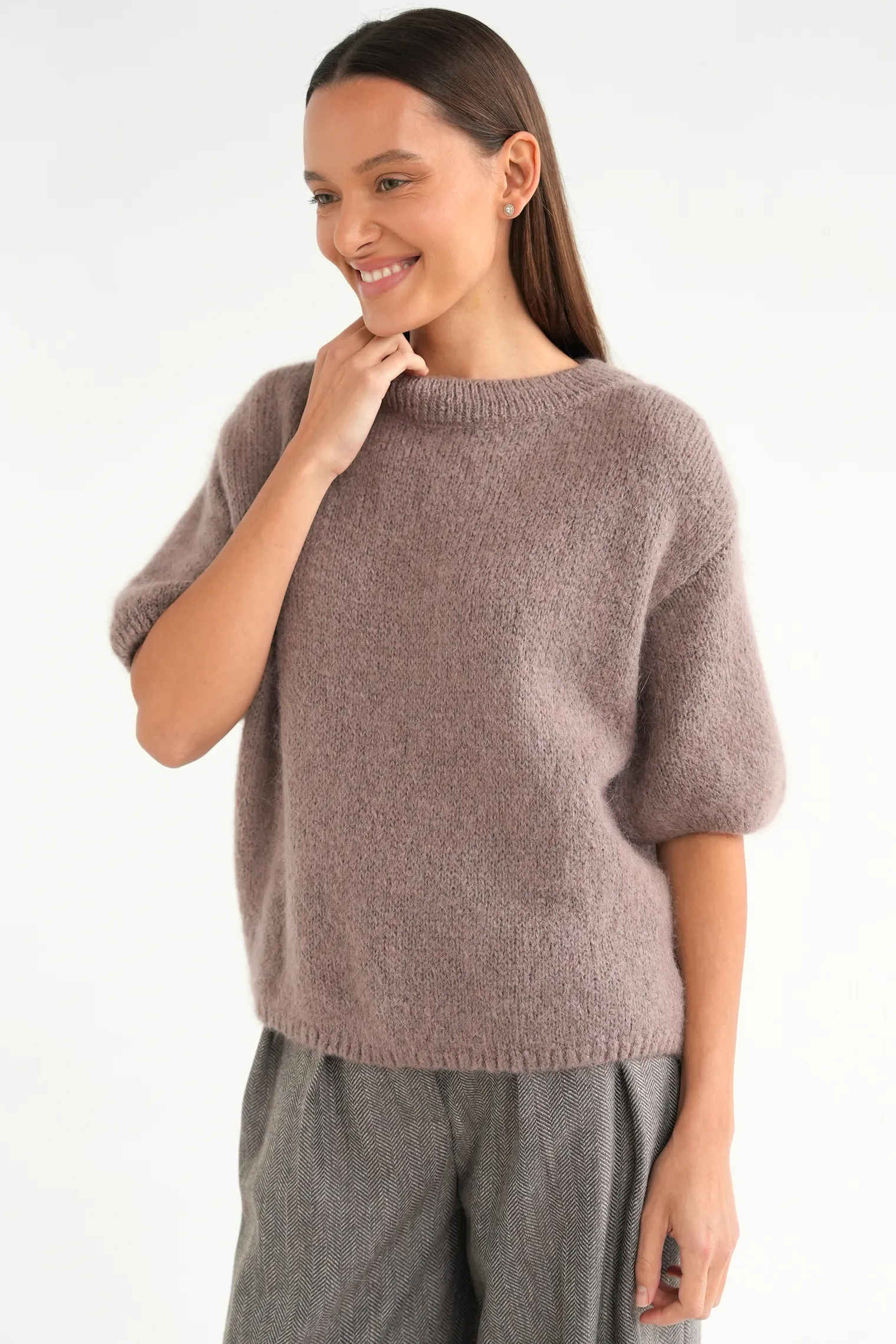 Пуловер крупной вязки с низким воротником  кофейного цвета фото 1