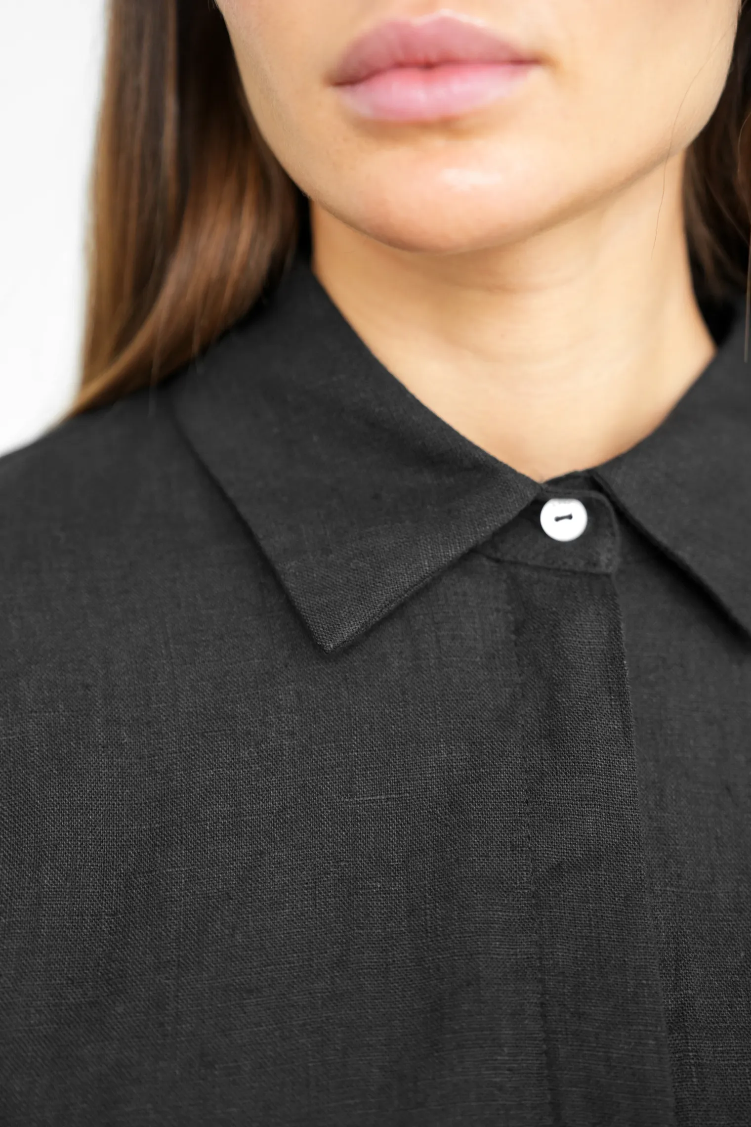 Рубашка свободного кроя изо льна чёрного цвета фото 2