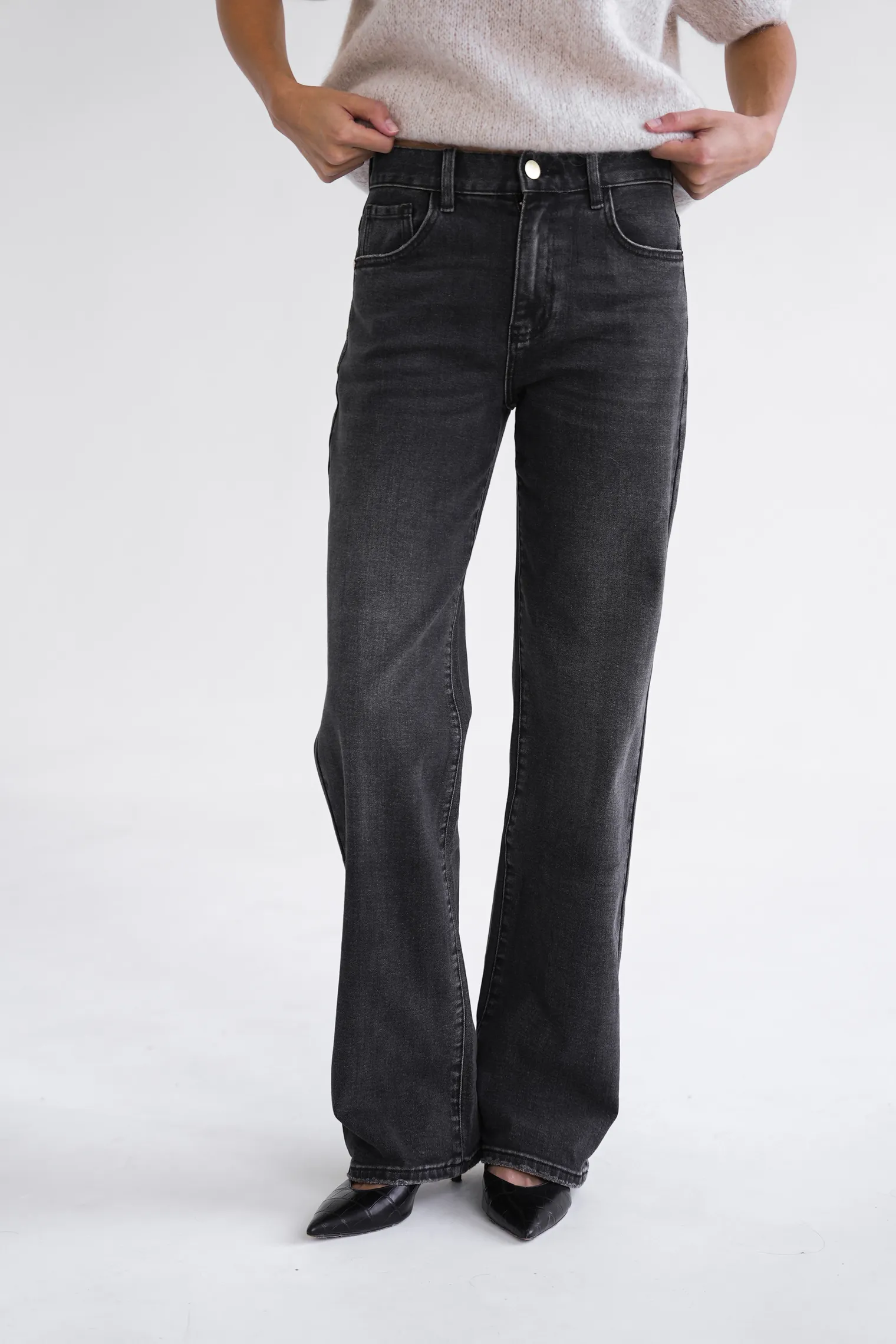 Джинсы свободного кроя в винтажном стиле графитового цвета фото 6