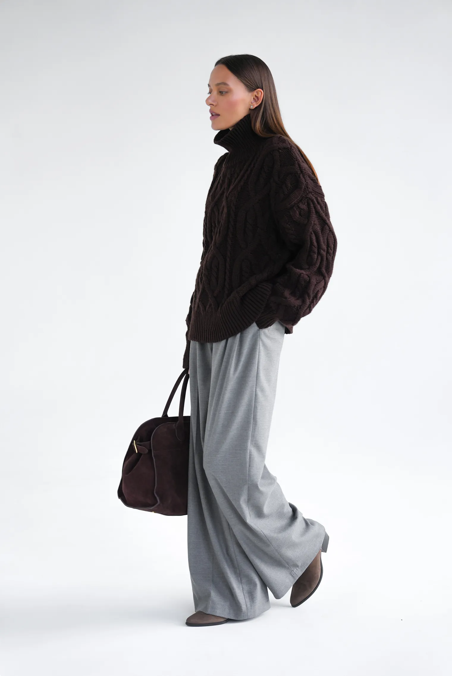 Джемпер крупной вязки с узором араны цвета горький шоколад фото 8