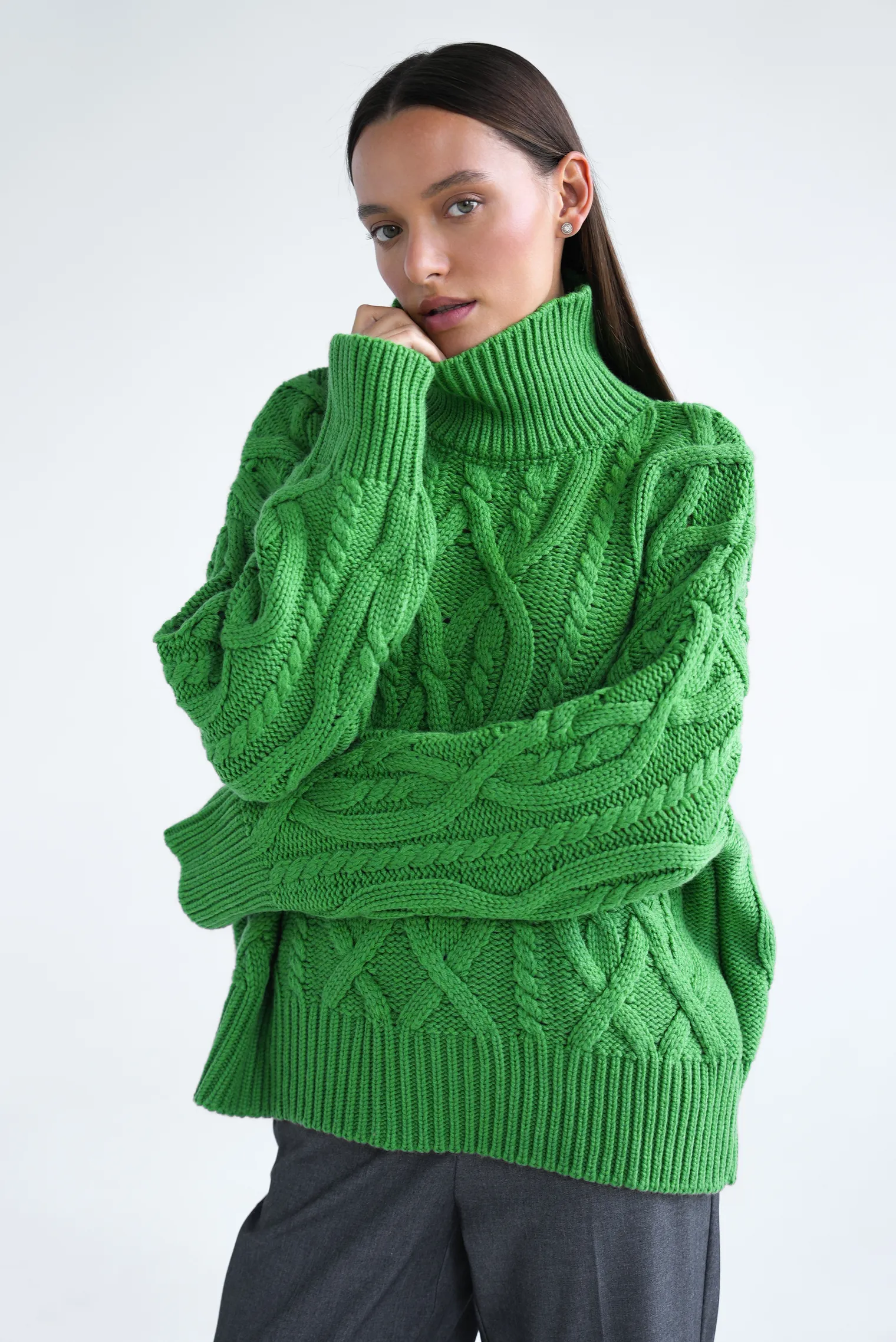 Джемпер крупной вязки с узором араны зелёного цвета фото 7