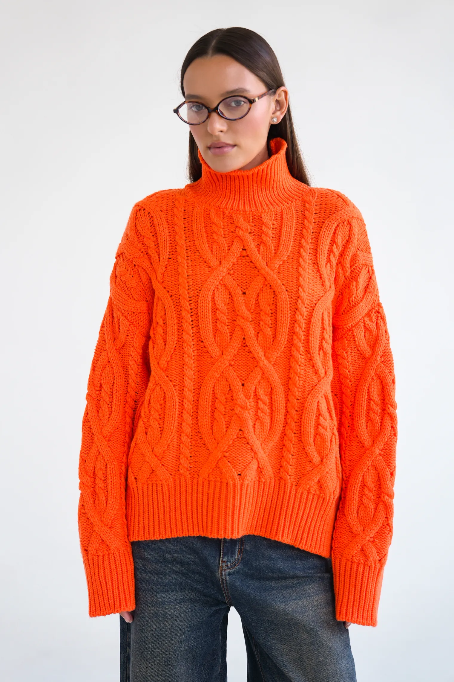 Джемпер крупной вязки с узором араны оранжевого цвета фото 1