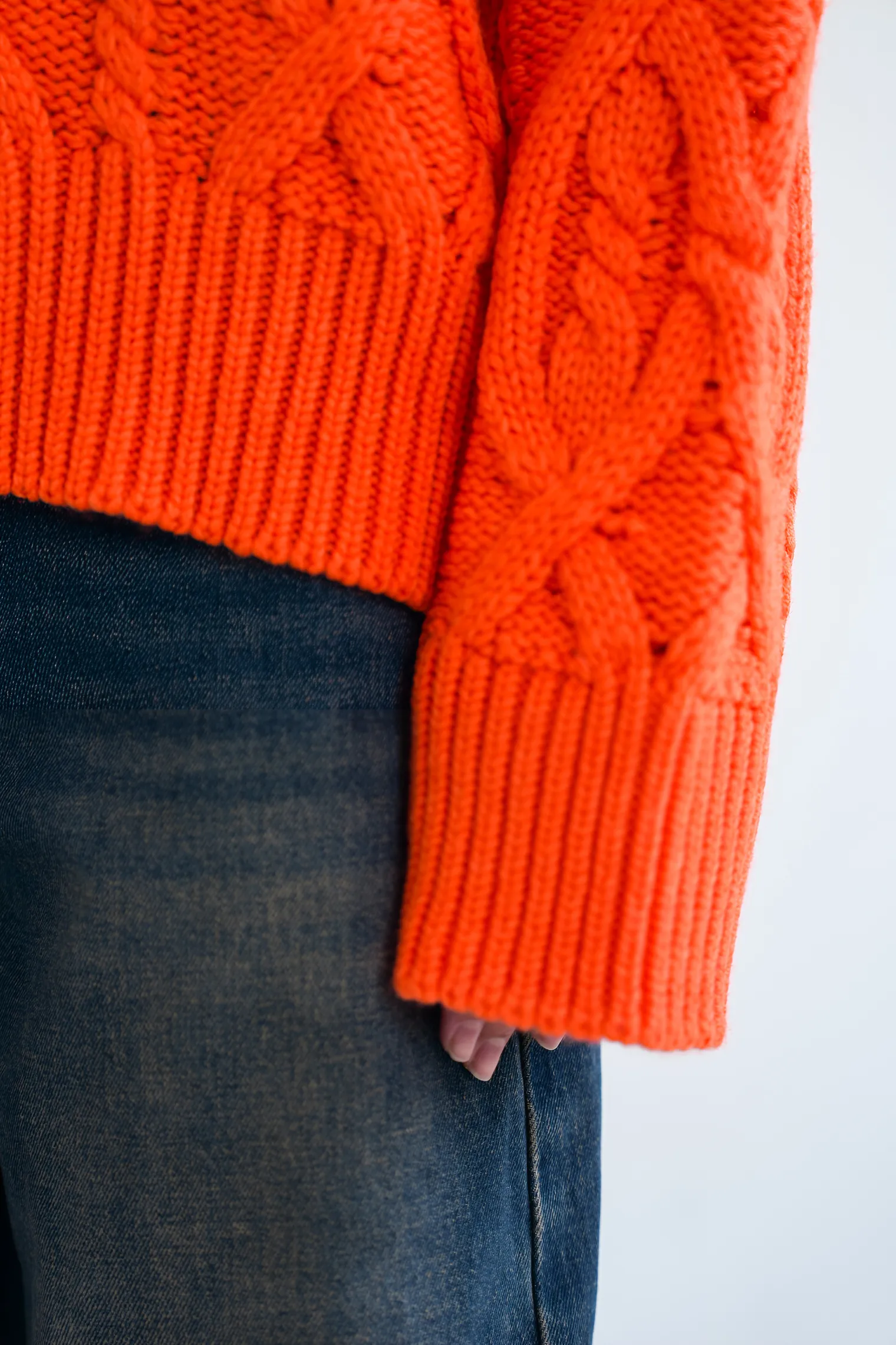 Джемпер крупной вязки с узором араны оранжевого цвета фото 8