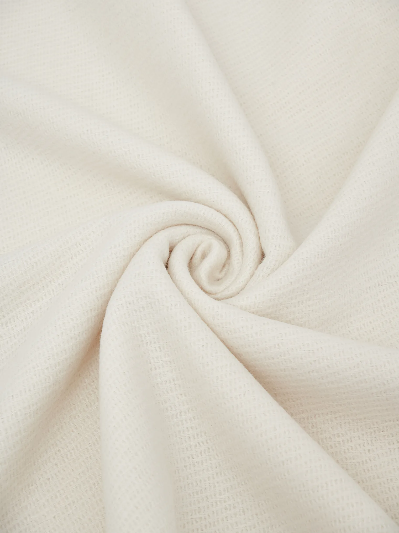 Палантин однотонный из вискозы молочного цвета фото 1