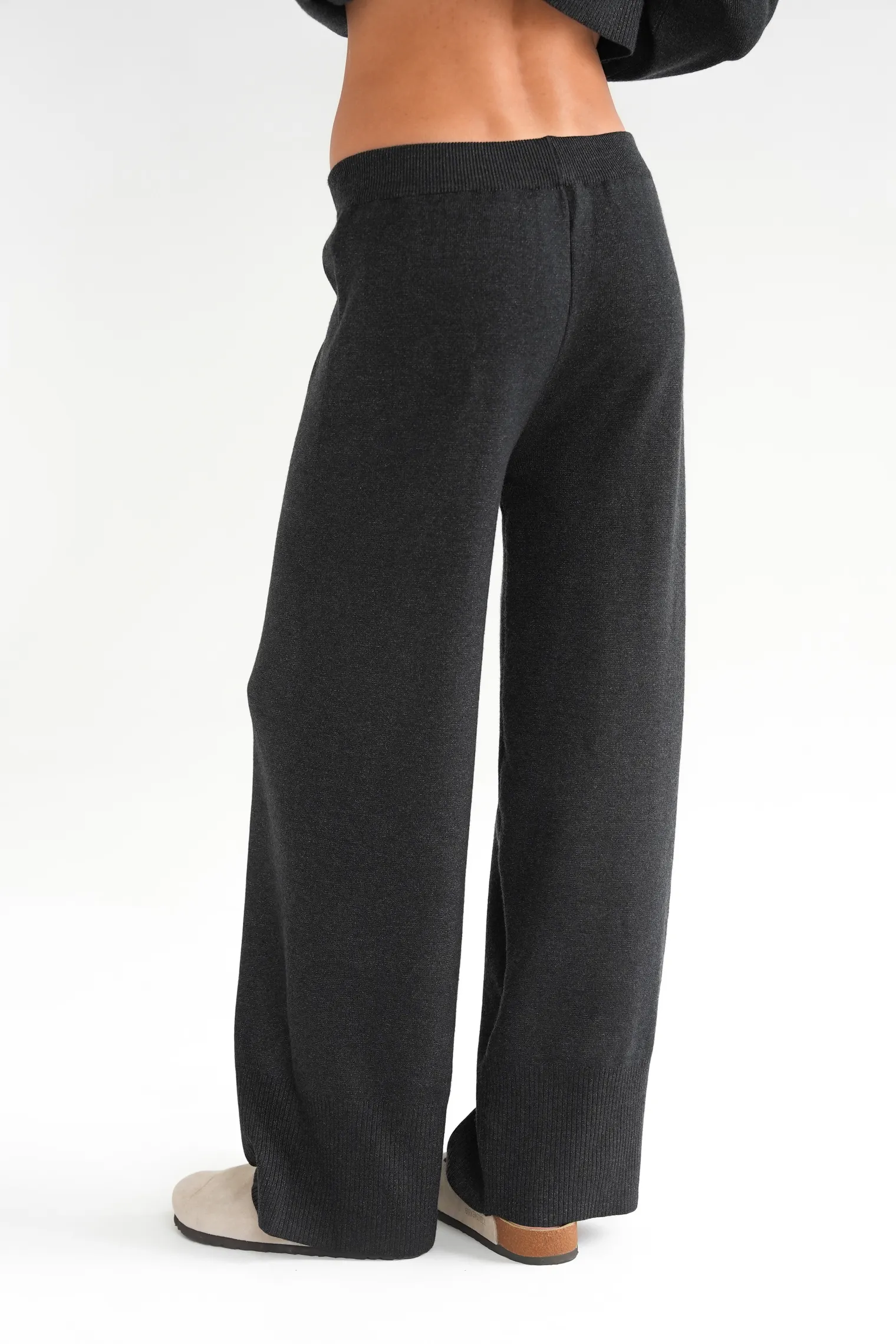 Комплект: джемпер, брюки графитового цвета фото 6