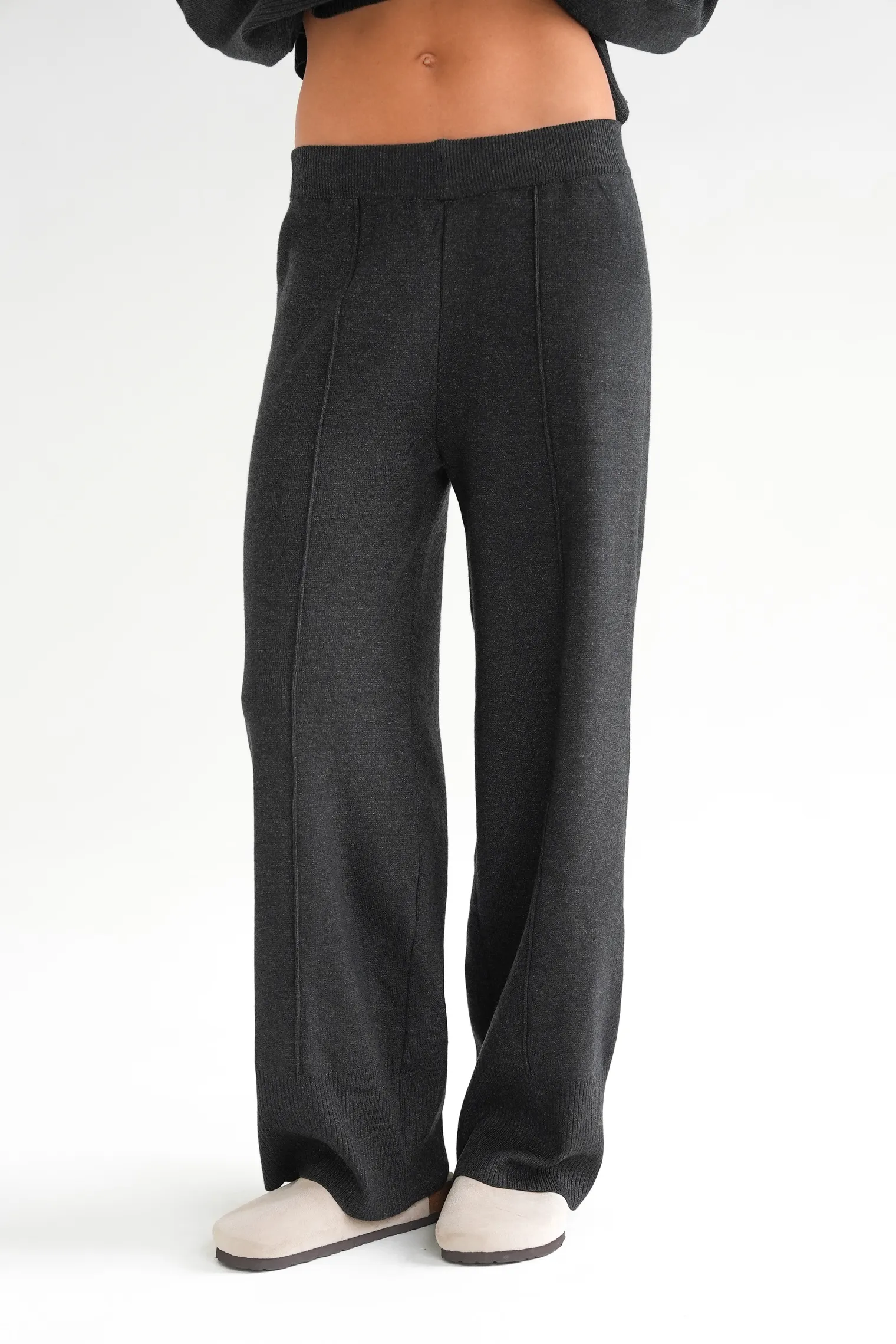 Комплект: джемпер, брюки графитового цвета фото 5