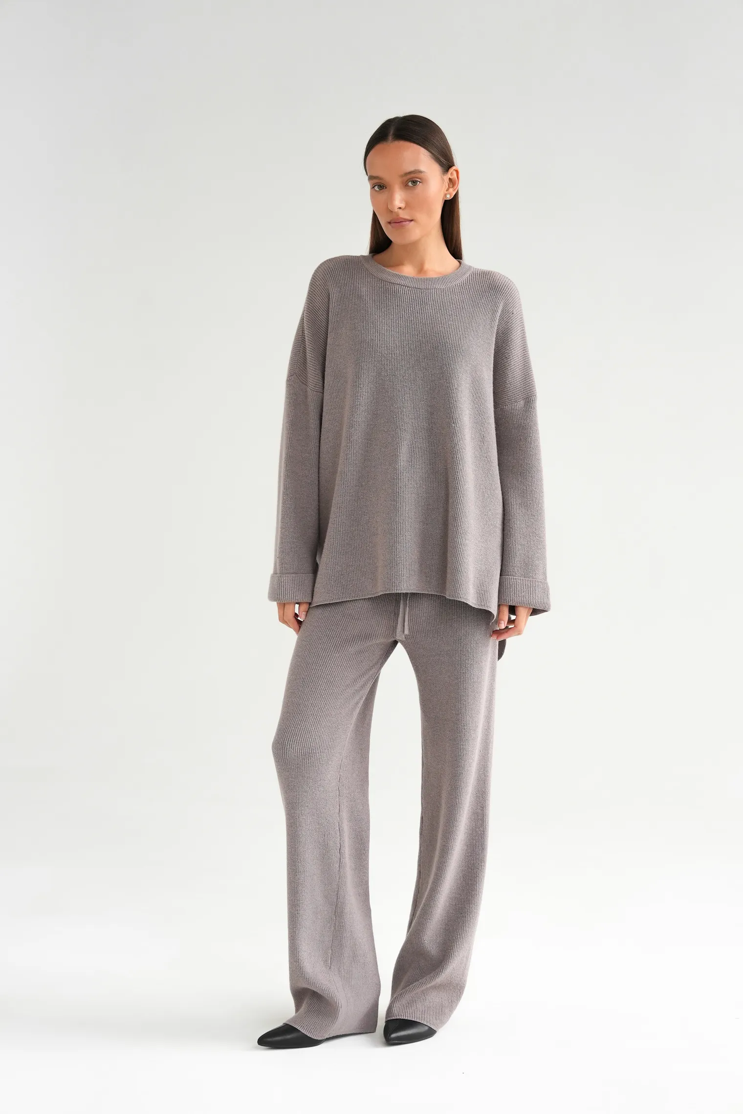 Комплект: джемпер, брюки цвета капучино фото 1