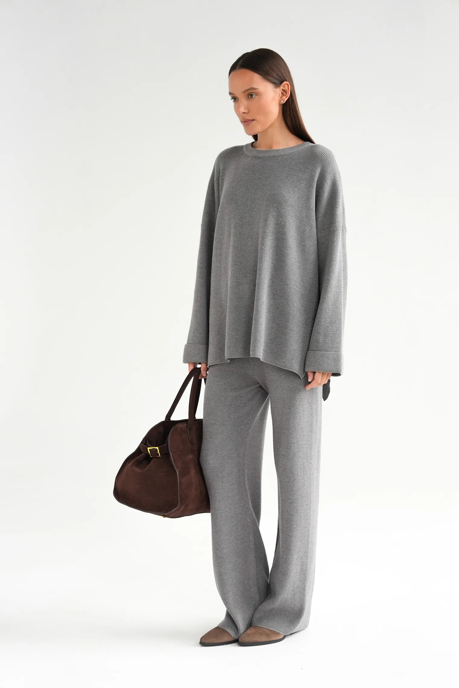 Комплект: джемпер, брюки серого цвета фото 3