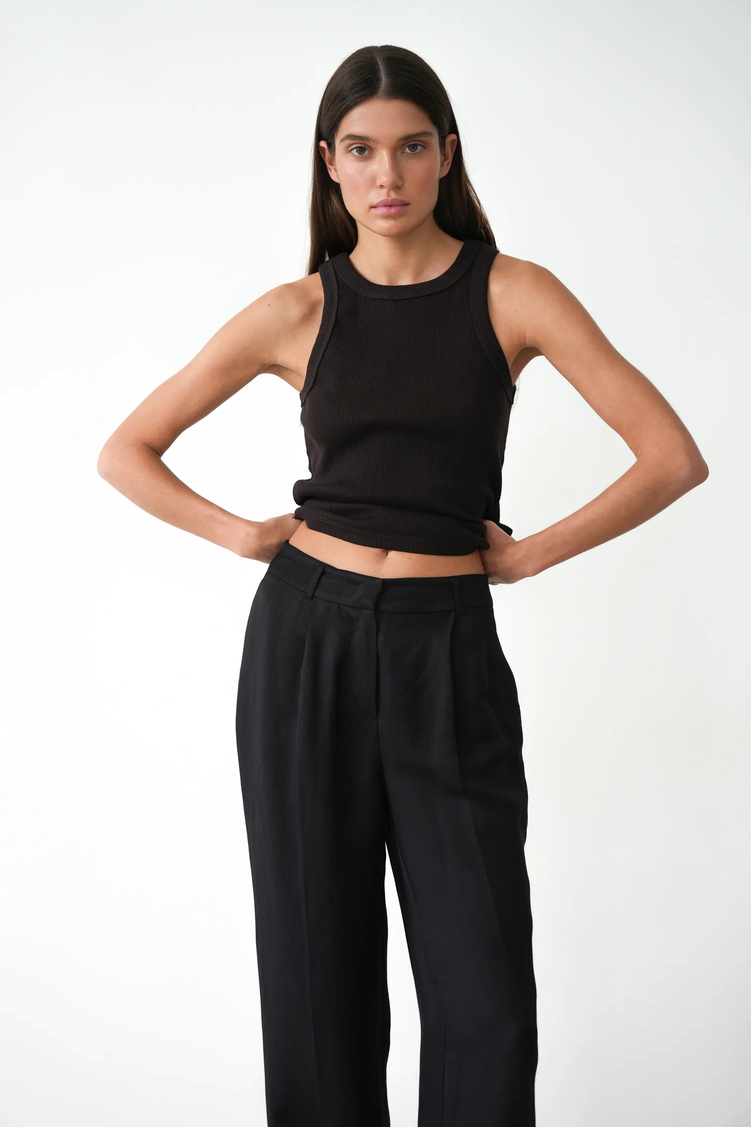 Брюки прямые с разрезами изо льна чёрного цвета фото 6