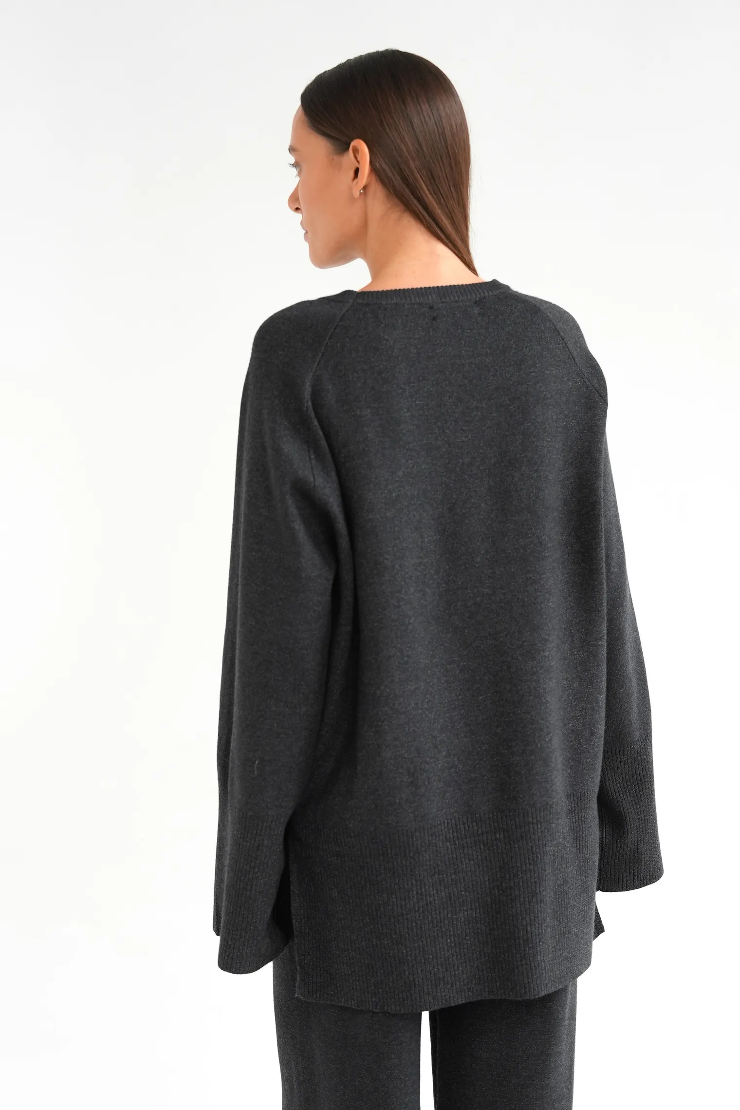 Комплект: джемпер, брюки графитового цвета фото 4