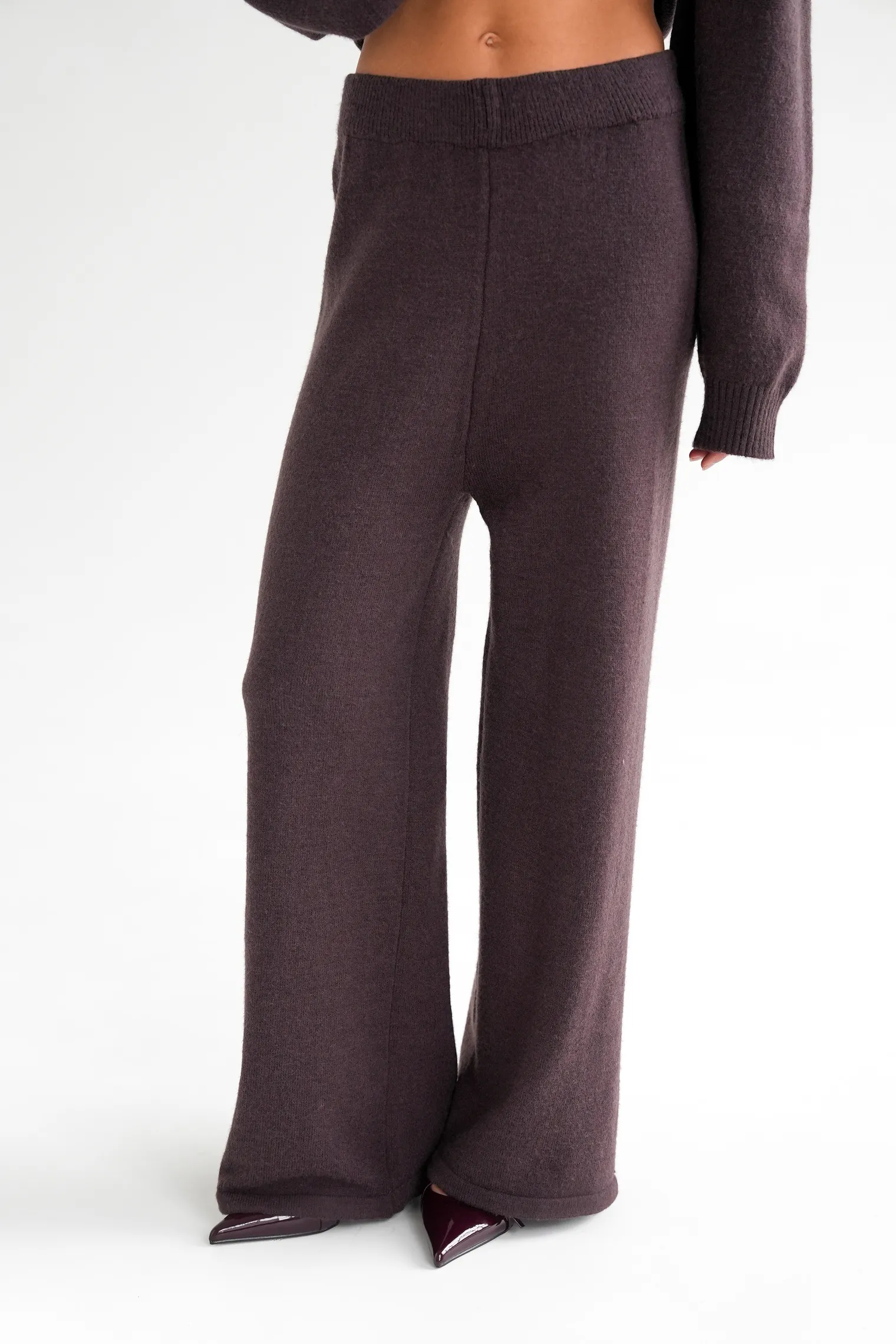 Комплект: кардиган с капюшоном, брюки цвета горький шоколад фото 5