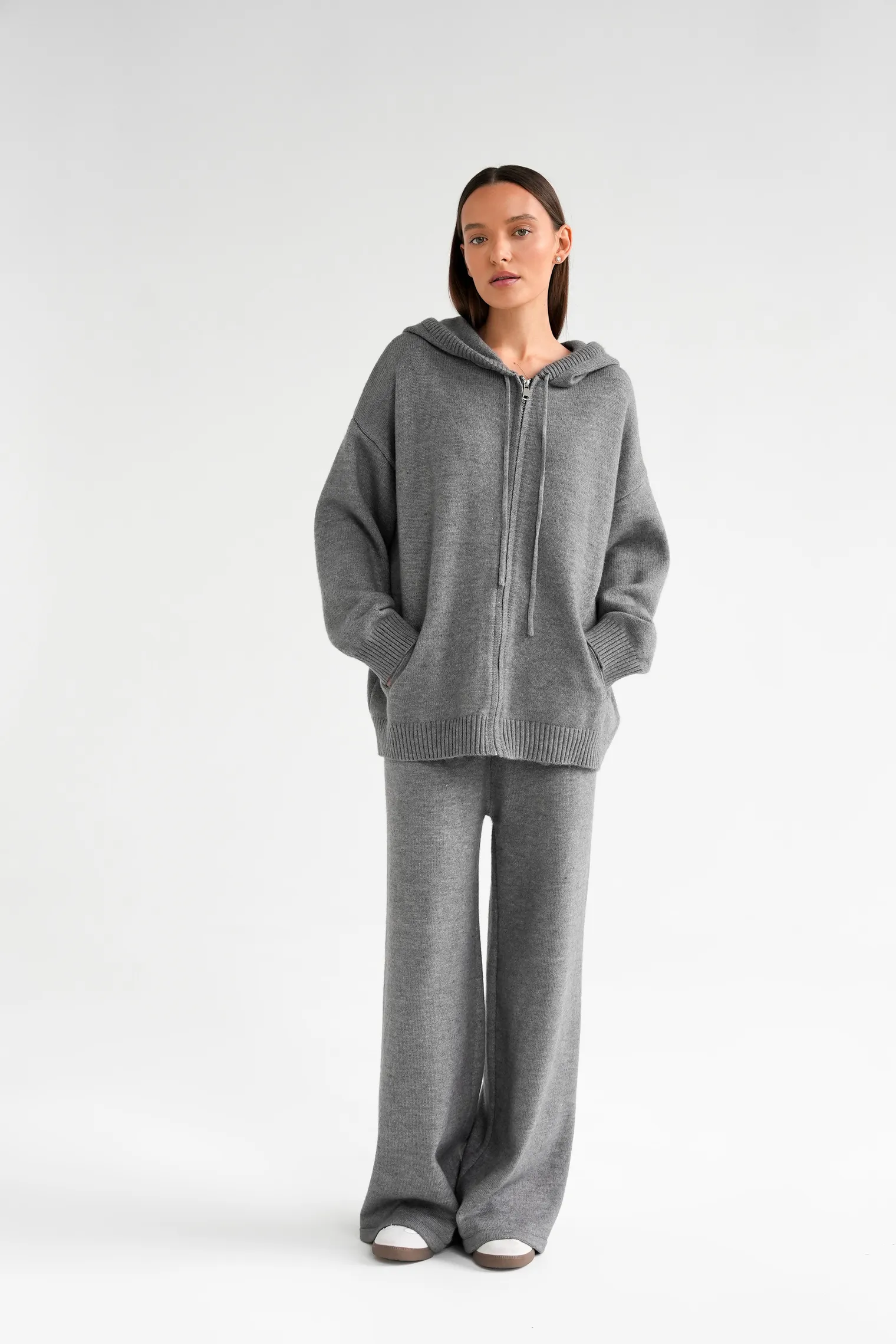 Комплект: кардиган с капюшоном, брюки графитового цвета фото 8