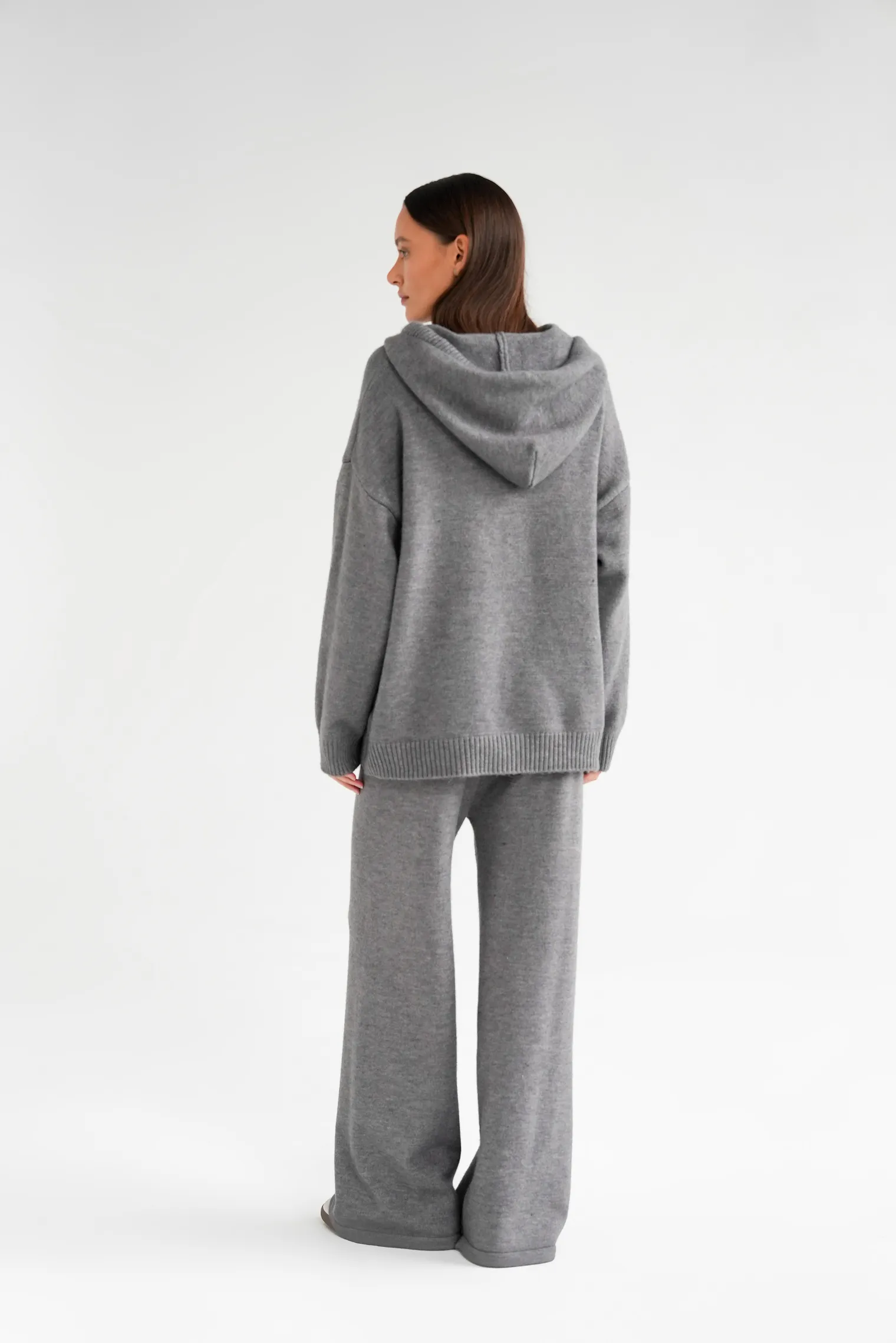 Комплект: кардиган с капюшоном, брюки графитового цвета фото 4