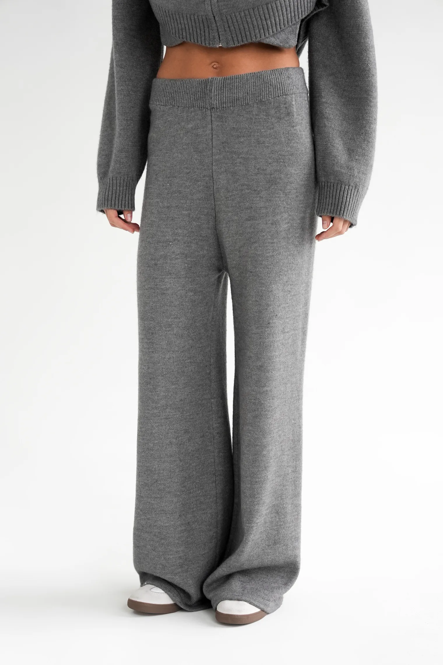 Комплект: кардиган с капюшоном, брюки графитового цвета фото 6