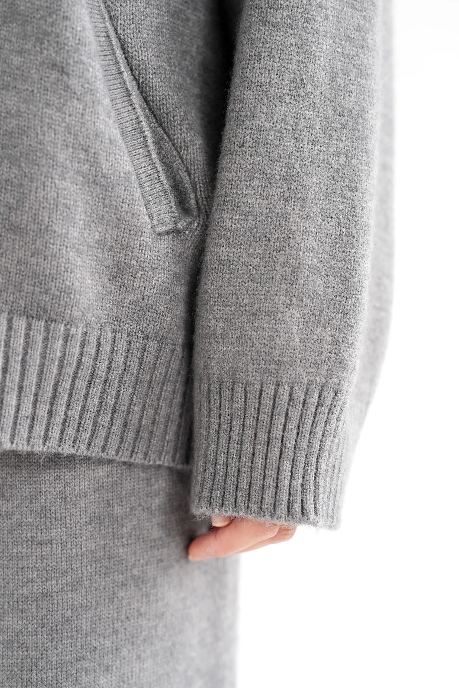 Комплект: кардиган с капюшоном, брюки графитового цвета фото 5