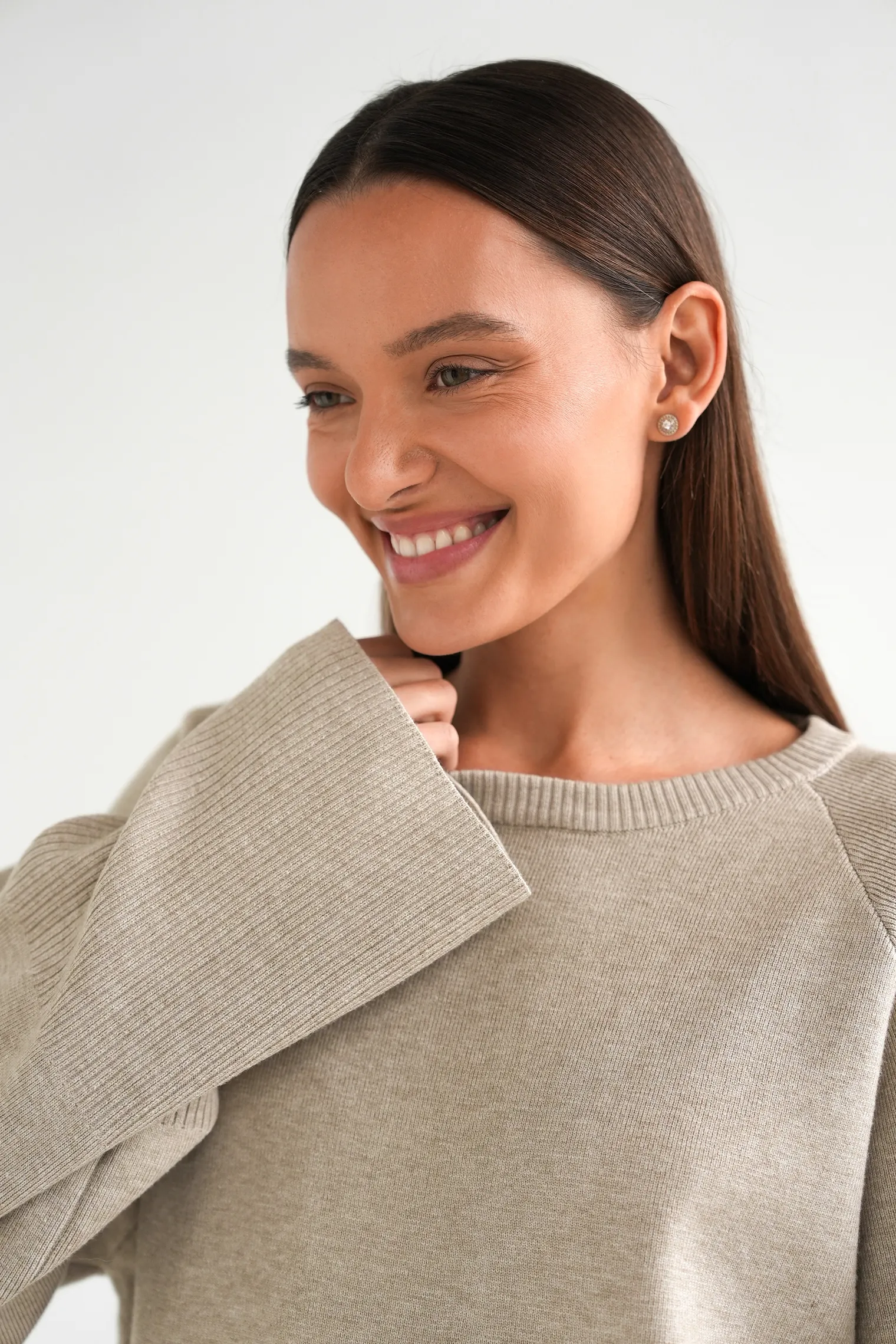 Комплект: джемпер, брюки бежевого цвета фото 7