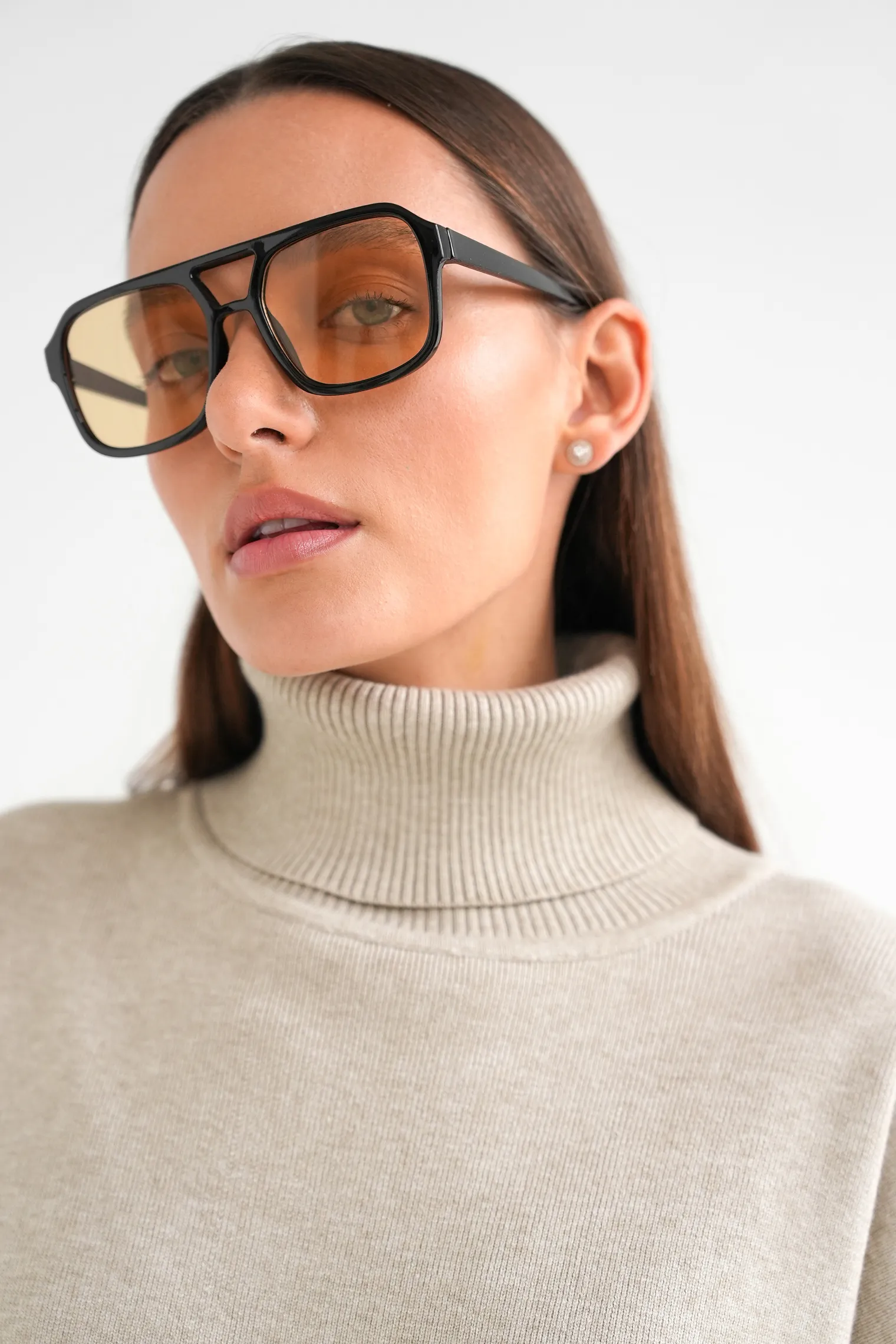 Комплект: джемпер, брюки бежевого цвета фото 2