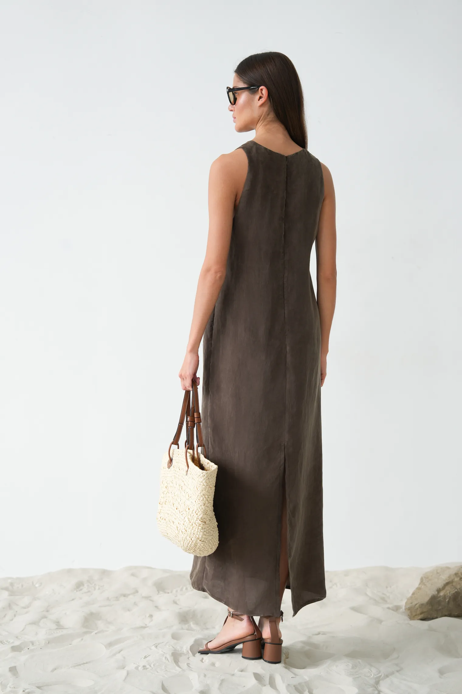 Платье-халтер из вискозы цвета горький шоколад фото 4