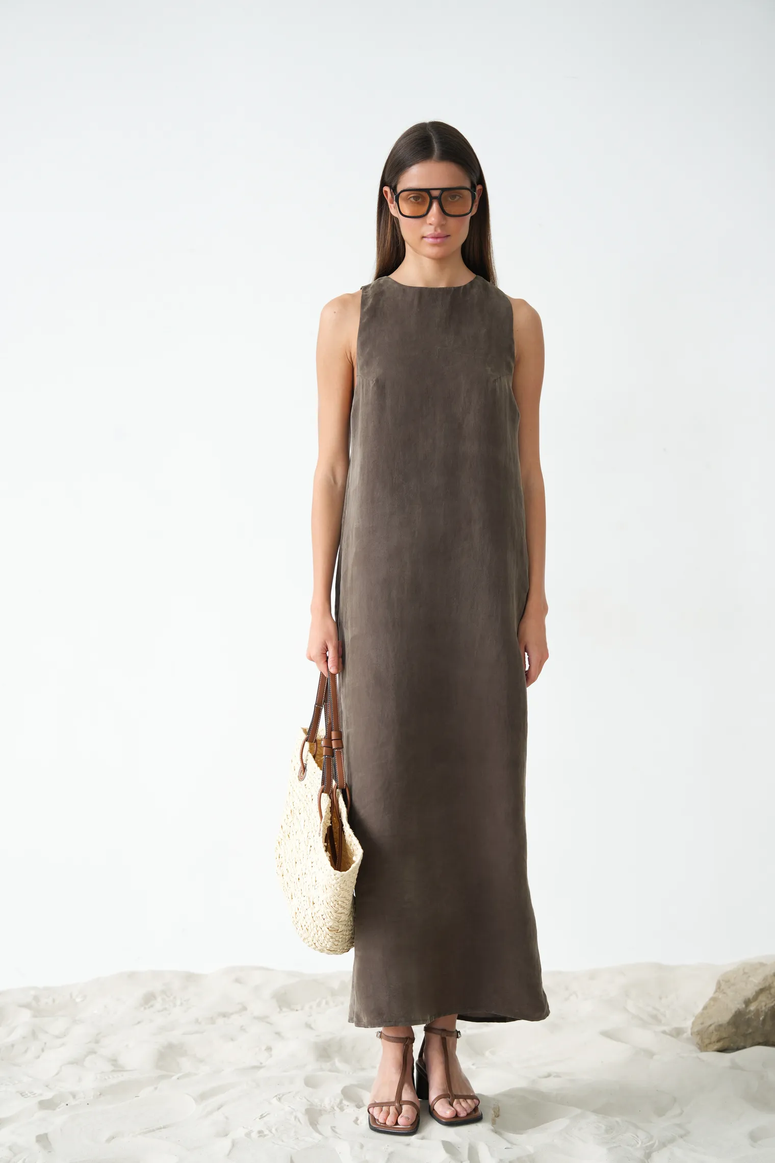 Платье-халтер из вискозы цвета горький шоколад фото 3