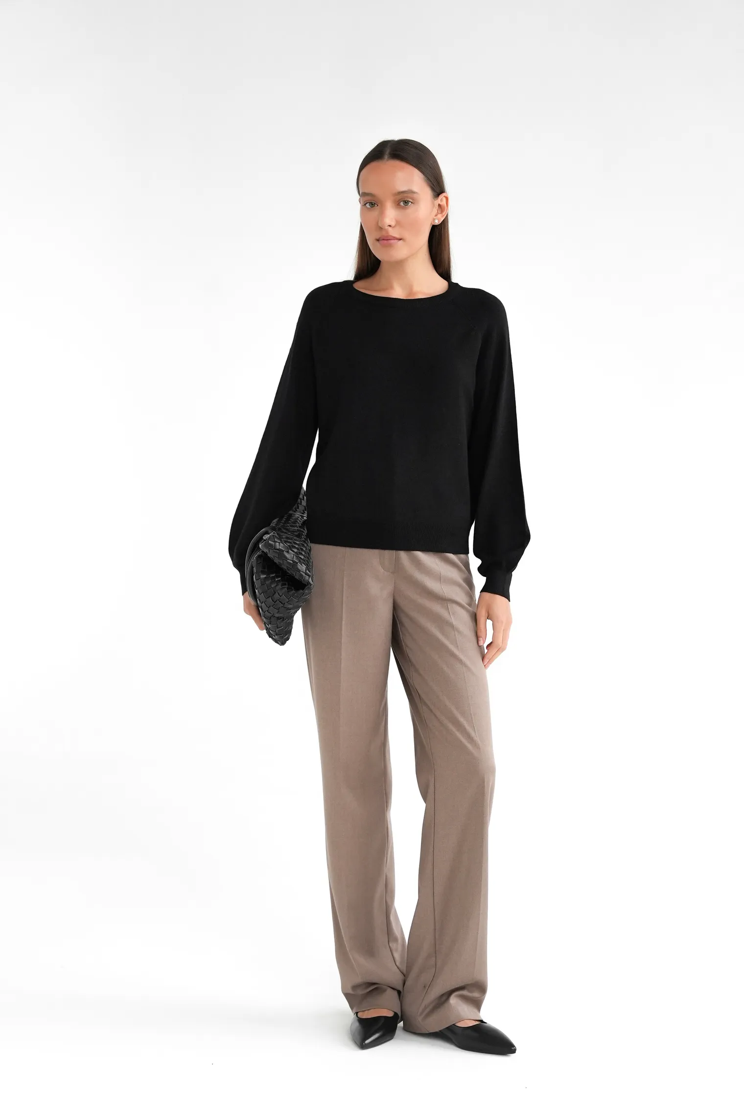 Джемпер мелкой вязки с низким воротником чёрного цвета фото 3