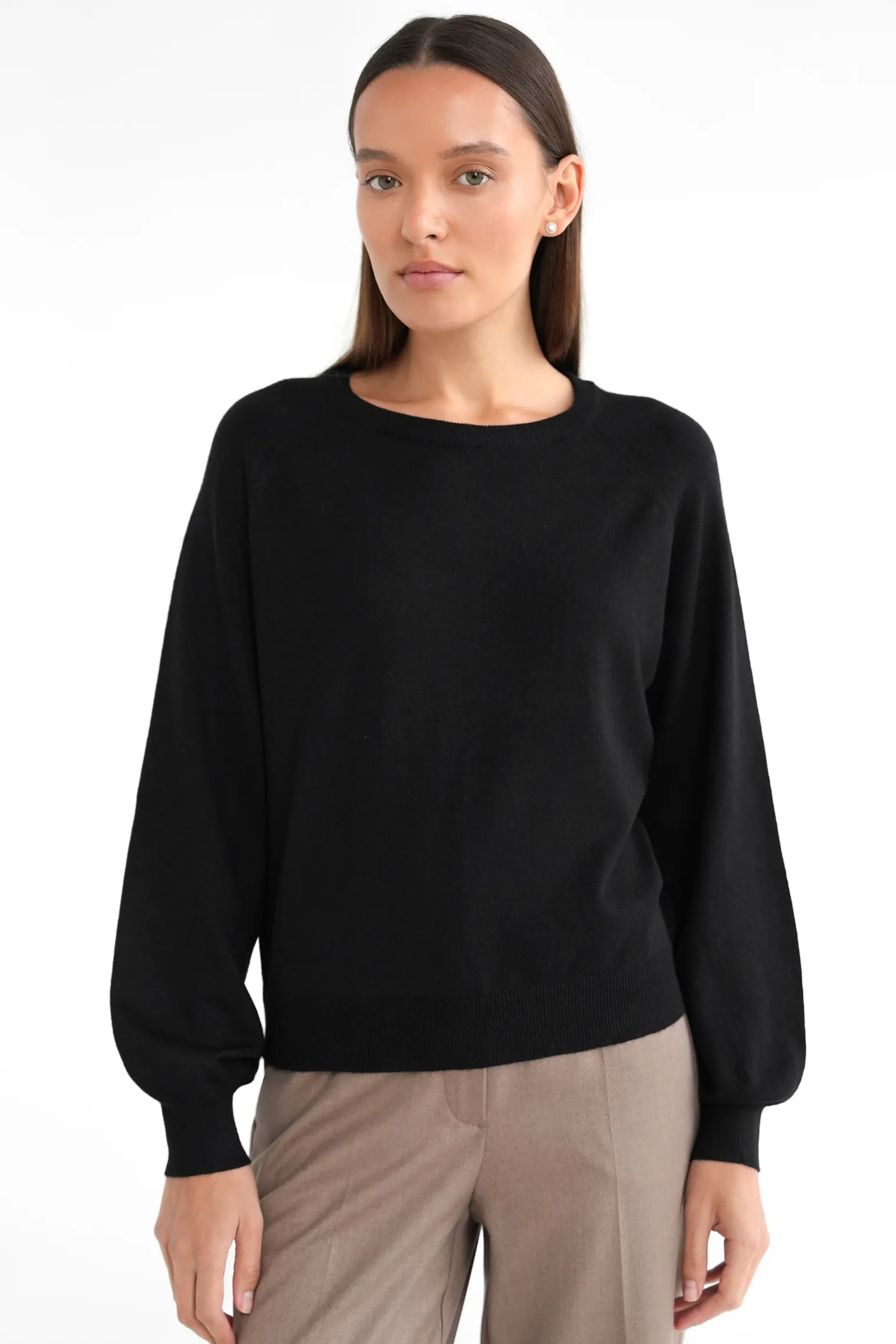 Джемпер мелкой вязки с низким воротником чёрного цвета фото 7