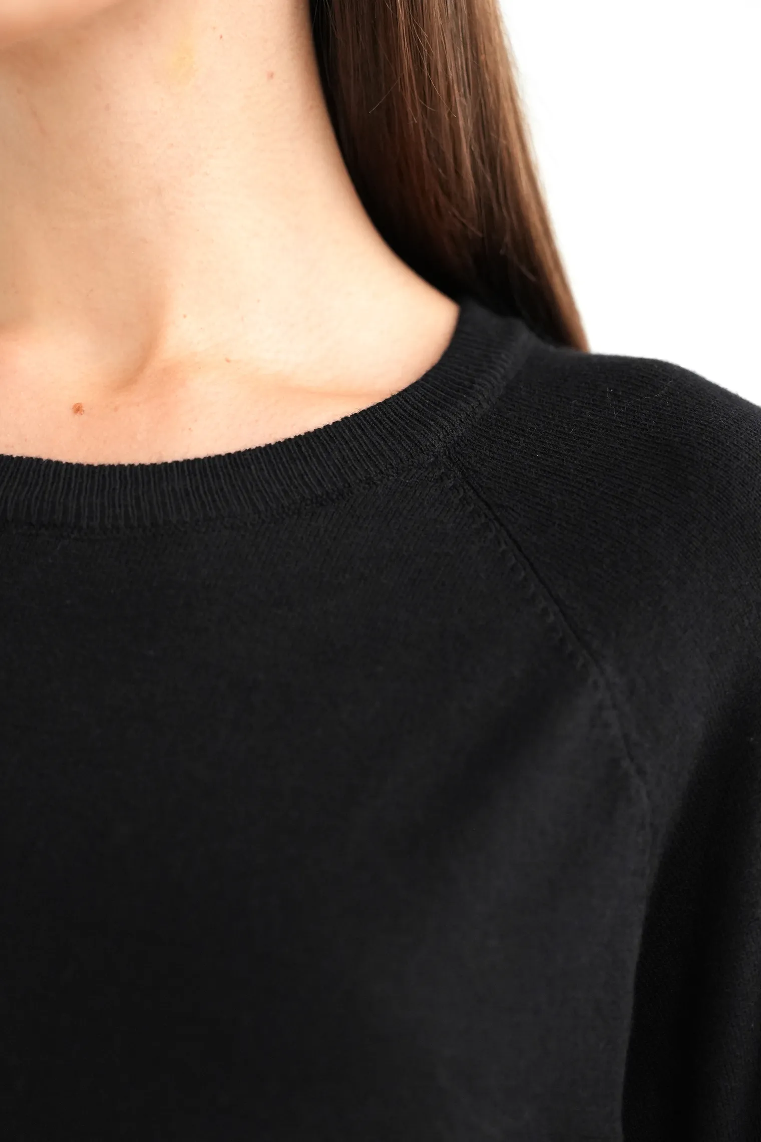 Джемпер мелкой вязки с низким воротником чёрного цвета фото 2