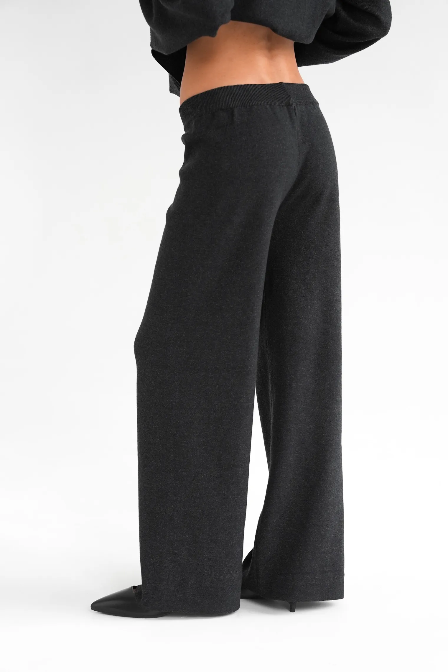 Комплект: джемпер, брюки графитового цвета фото 6