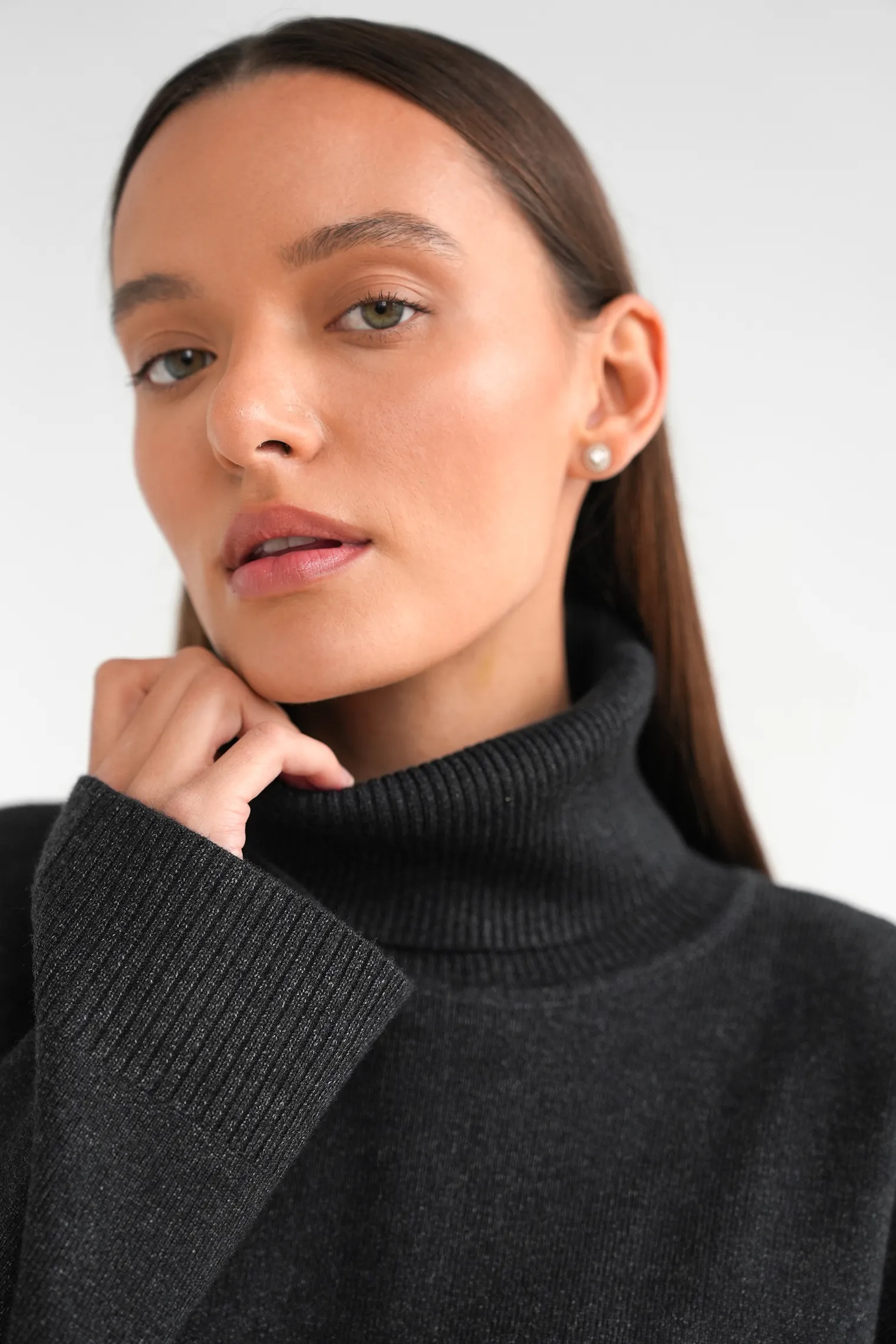 Комплект: джемпер, брюки графитового цвета фото 2