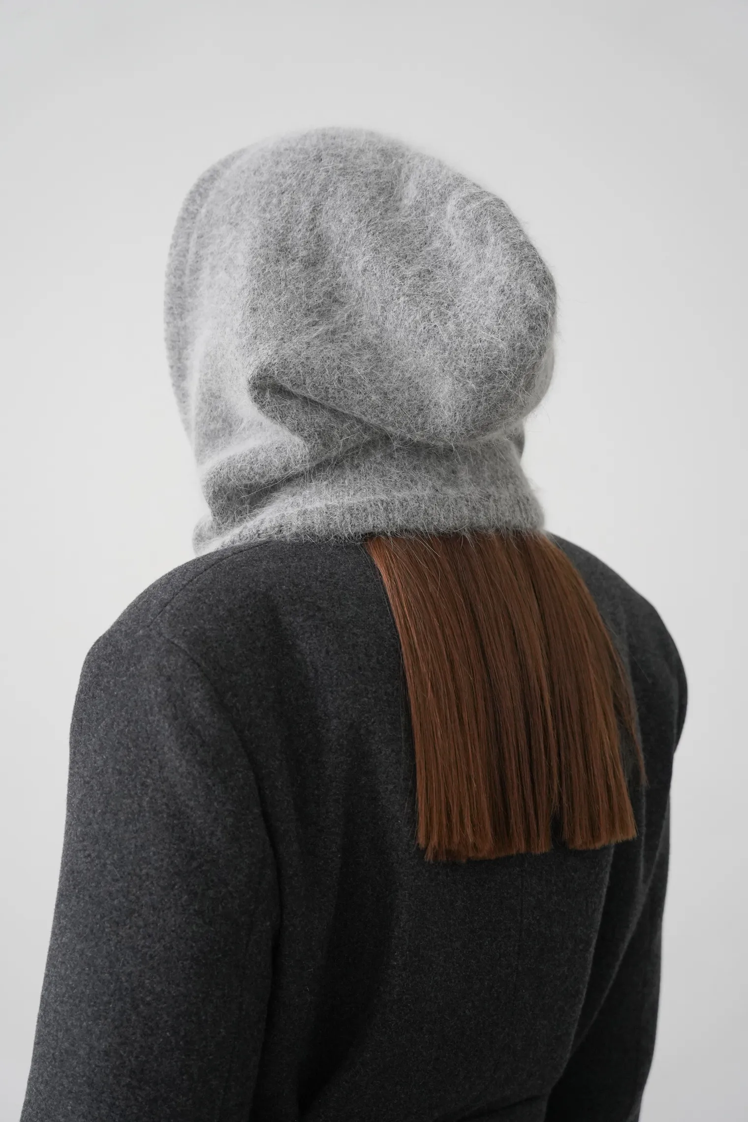 Капор из ангоры пепельного цвета фото 8